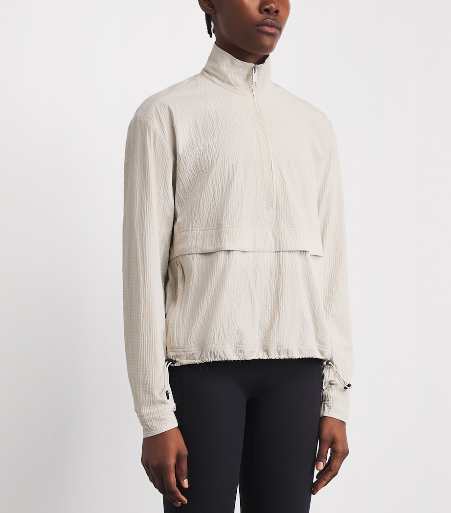 On Womens Courtside Eaze Jacket Beige Image 4