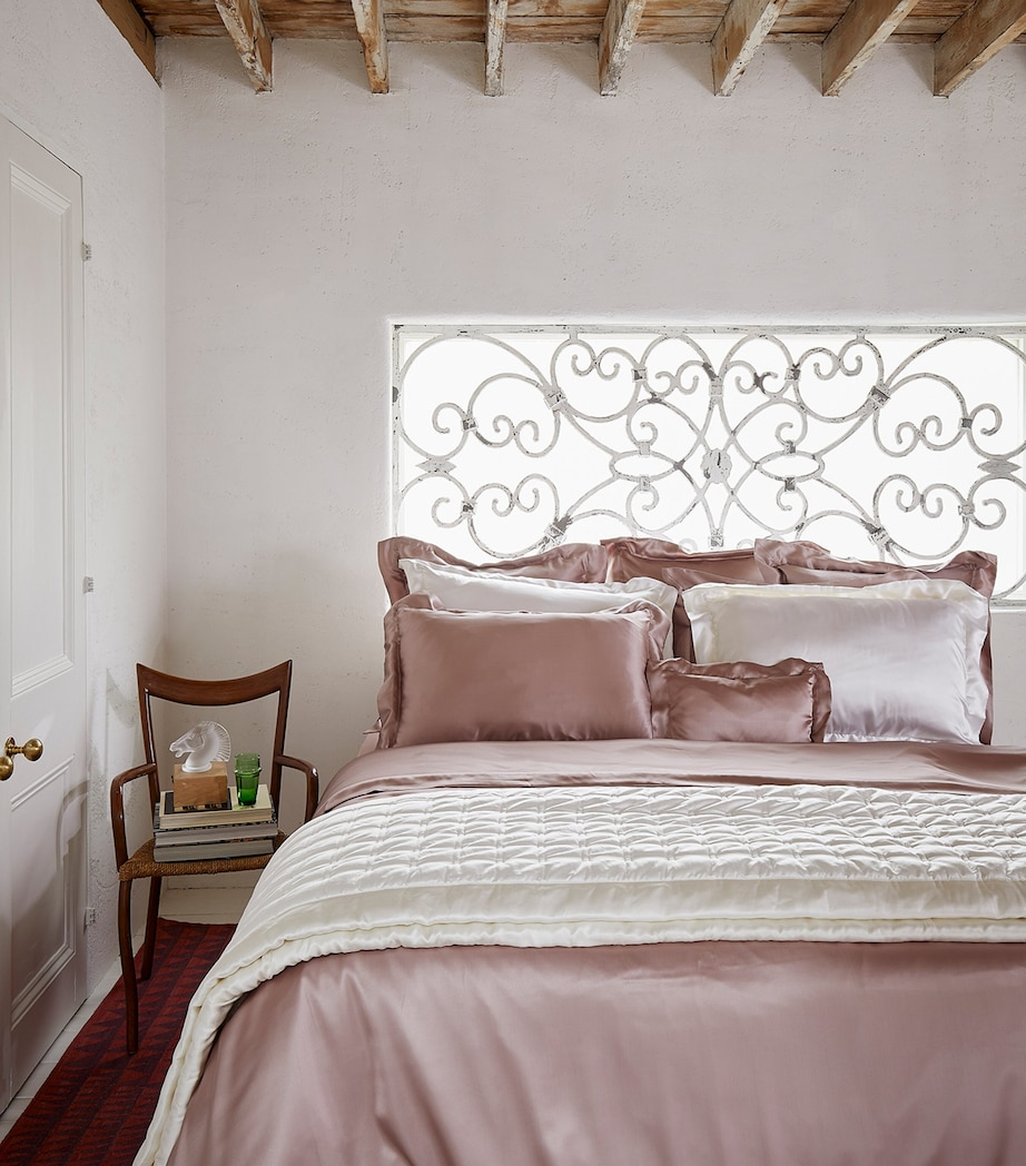 Silk Oxford Pillowcase (50cm x 75cm) VINTAGE PINK Image 2