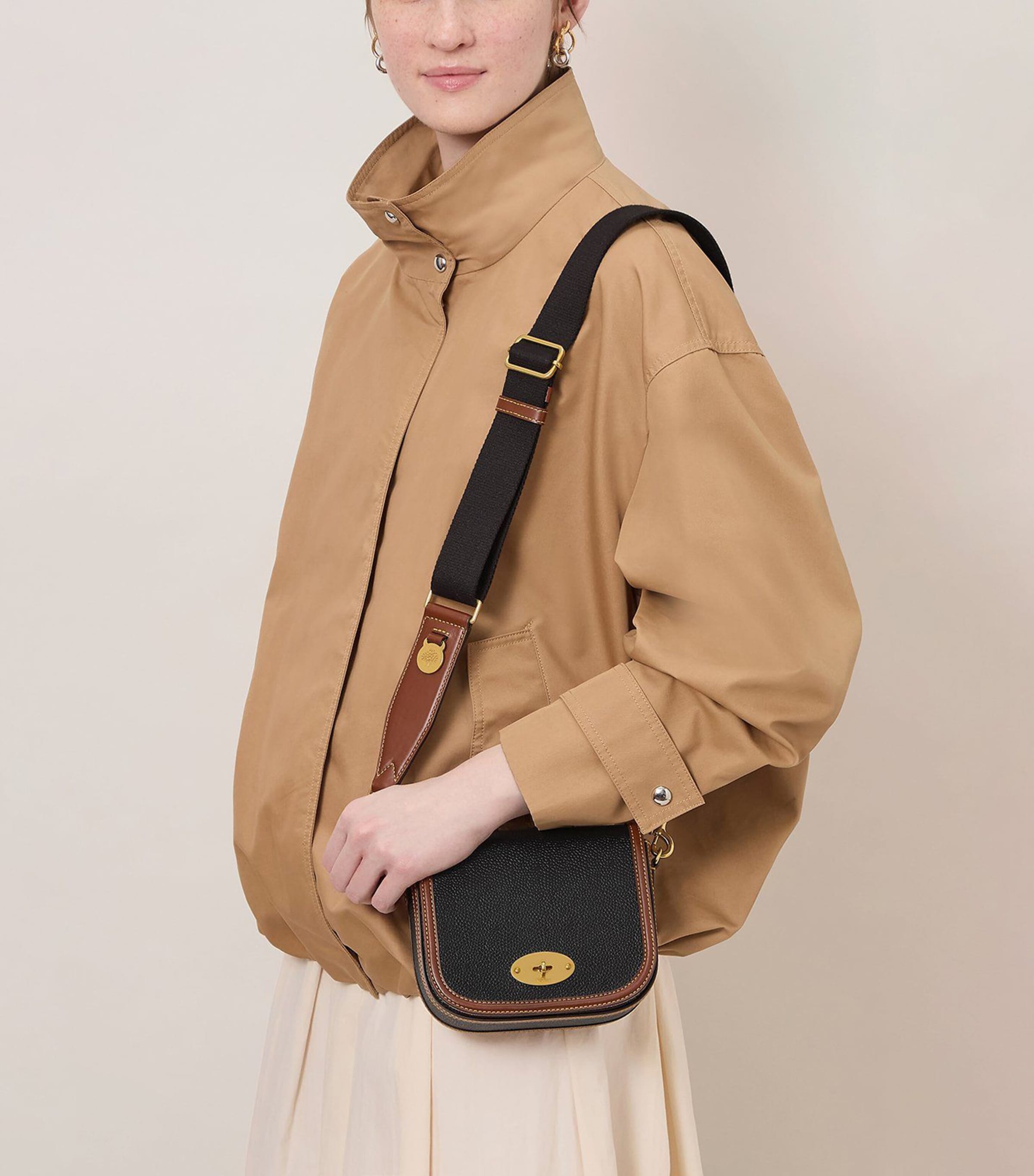 Mulberry Small Darley Cross-Body Bag Black Cognac Image 2