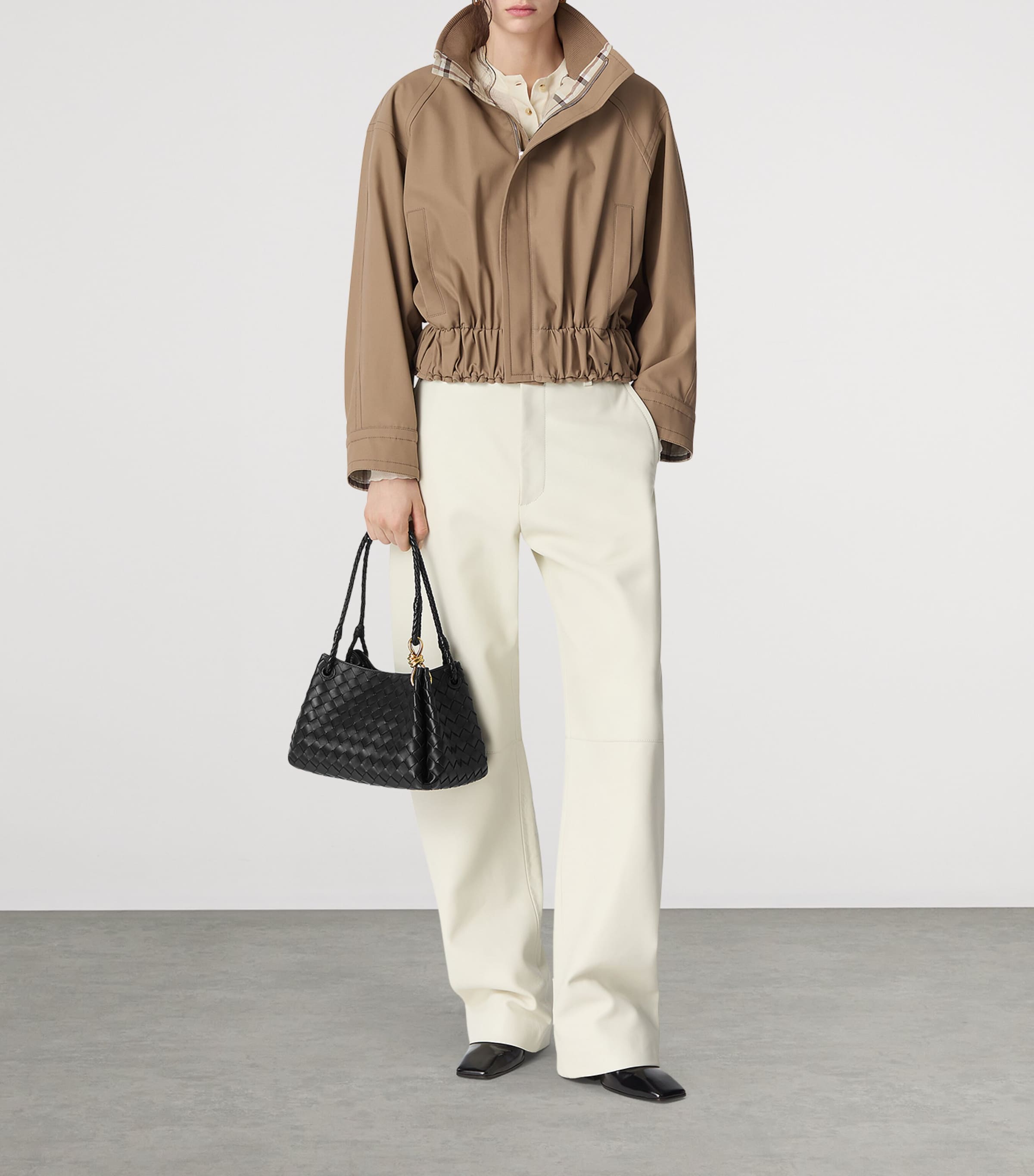 Bottega Veneta Leather Parachute Shoulder Bag | Harrods DE