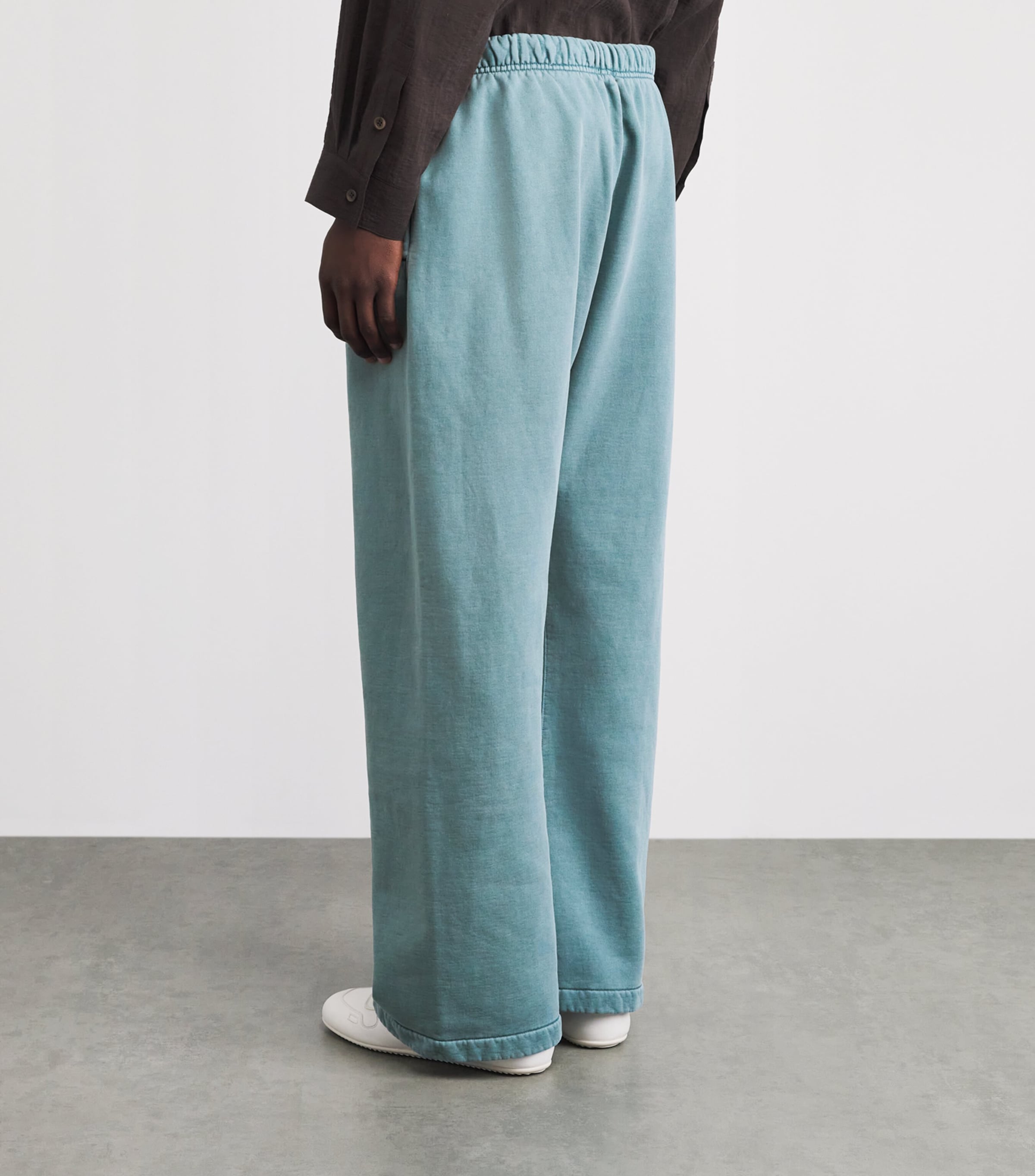 FEAR OF GOD ESSENTIALS Mens Cotton Embroidered Logo Sweatpants Faded Coastal Image 5