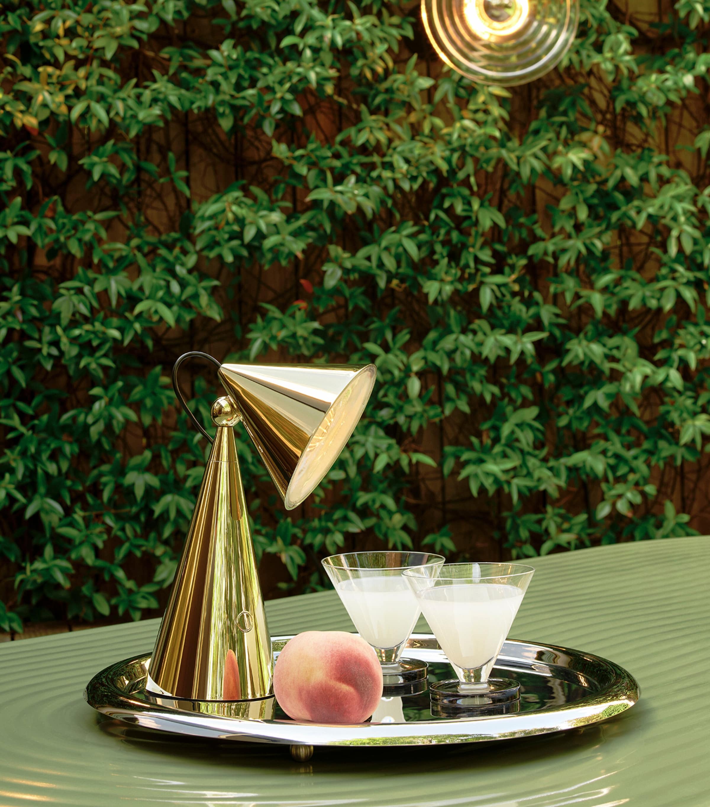 Portable Pose Table Lamp GOLD Image 12