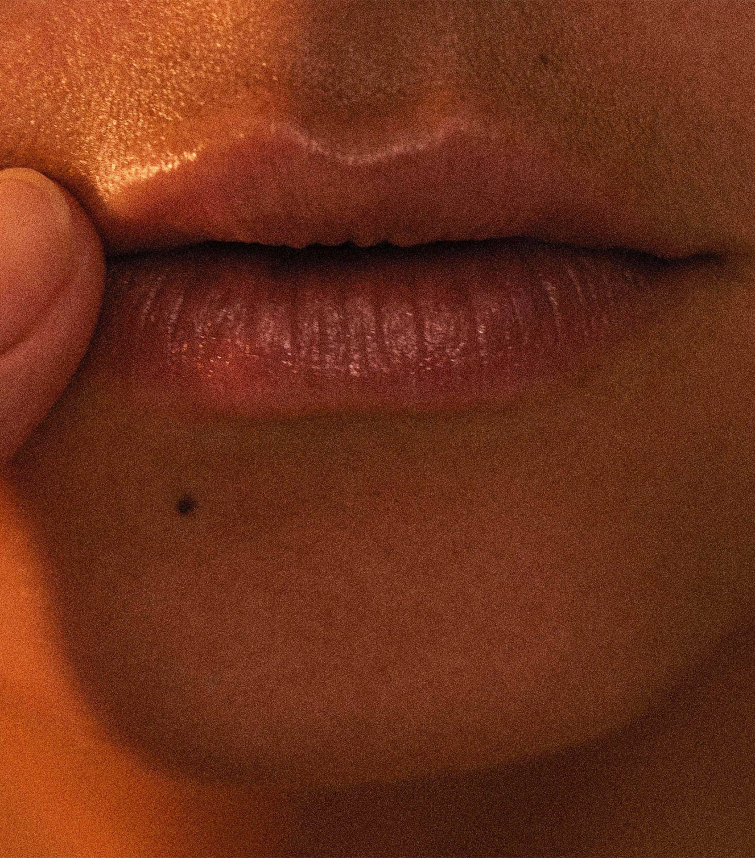 Lips & Cheeks Glow Balm (5ml) NO COLOUR Image 2