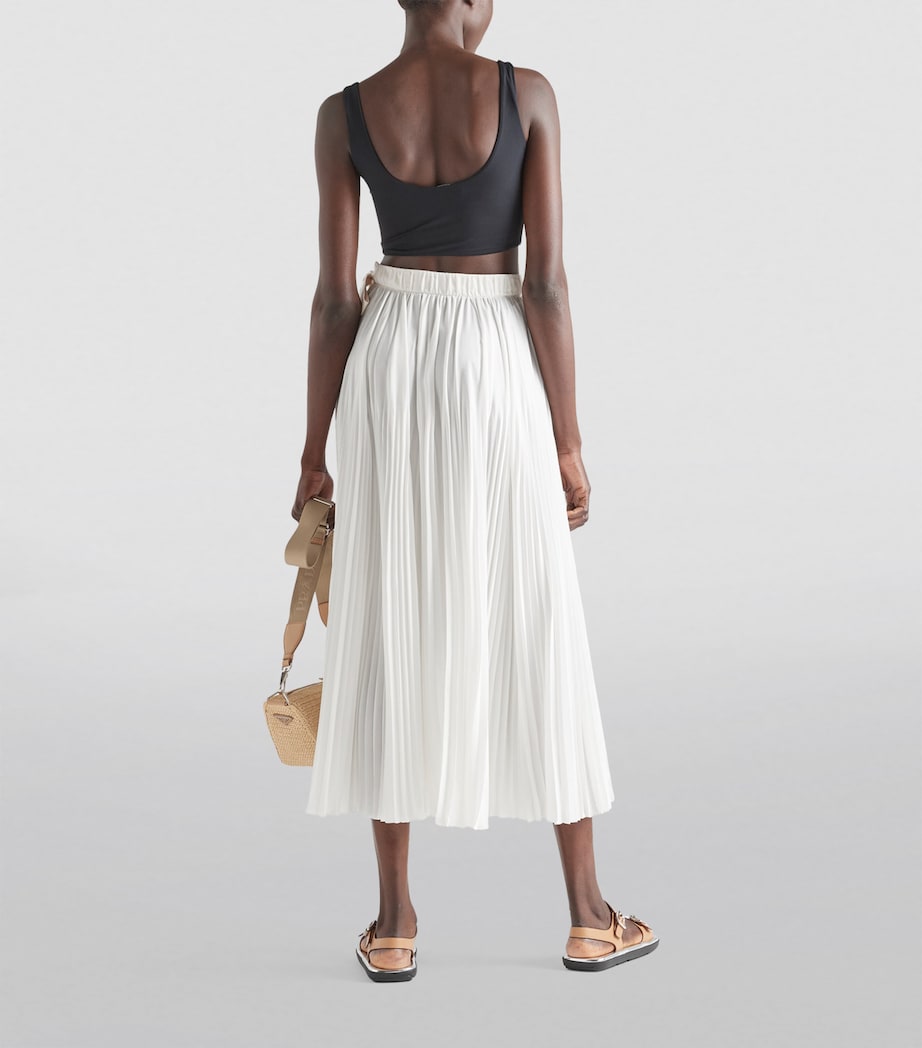 Sleeveless Triangle Crop Top F0002 Image 4