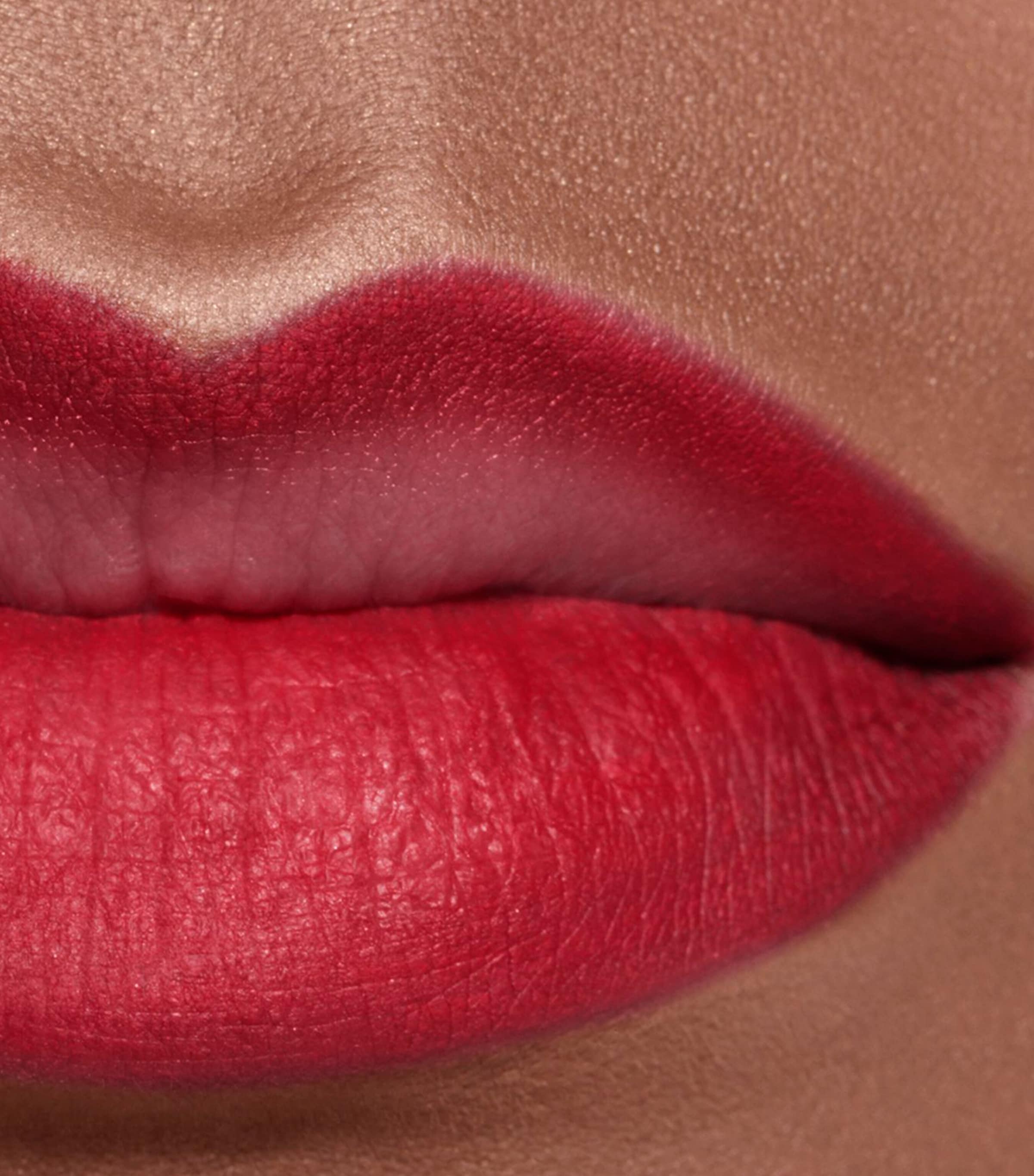 CHANEL CHANEL LE CRAYON LÈVRES Precision Lip-Defining Pencil Rouge Cerise Image 4