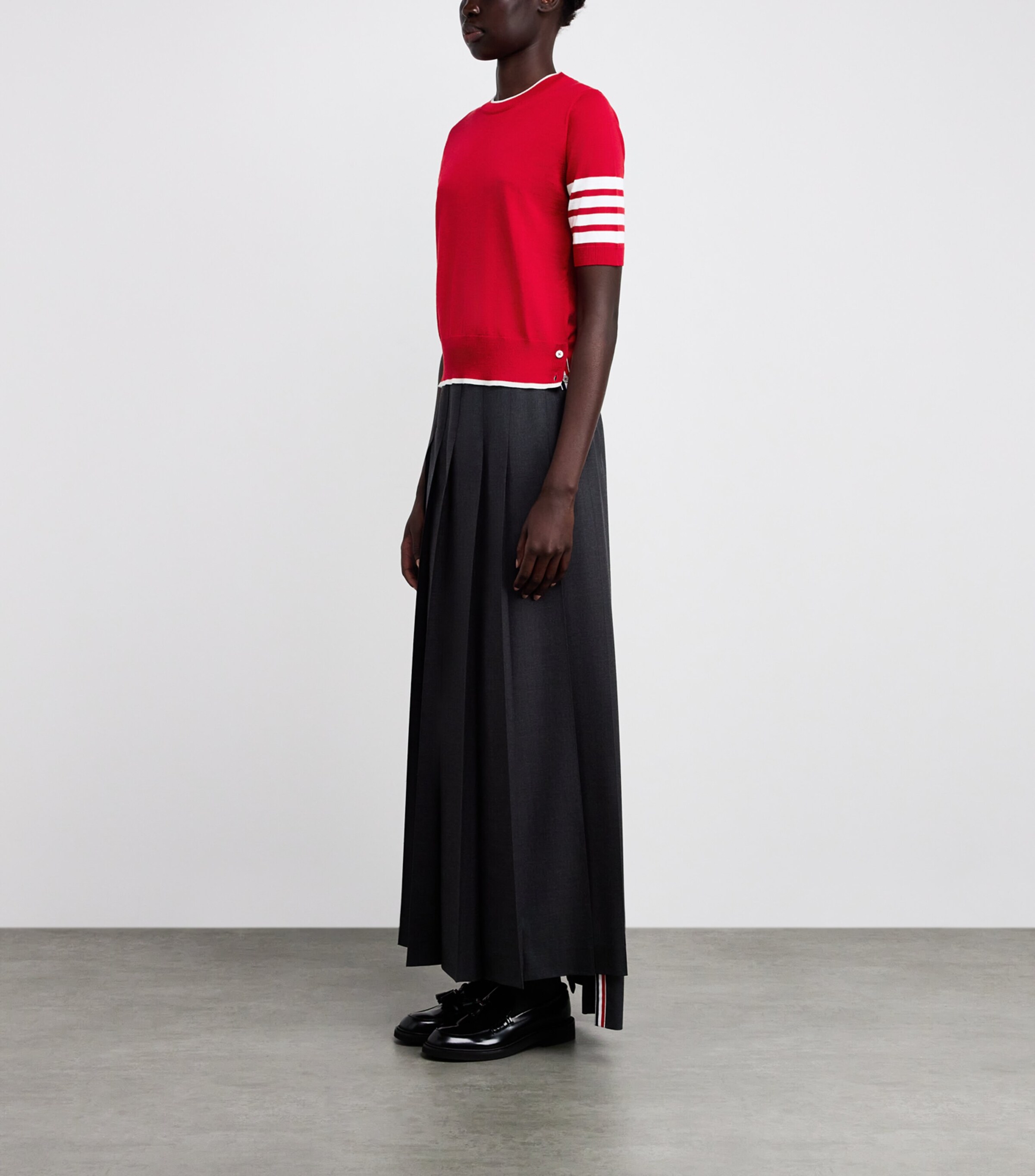 Thom Browne Womens Wool-Blend 4-Bar Short-Sleeve Sweater Red Image 2