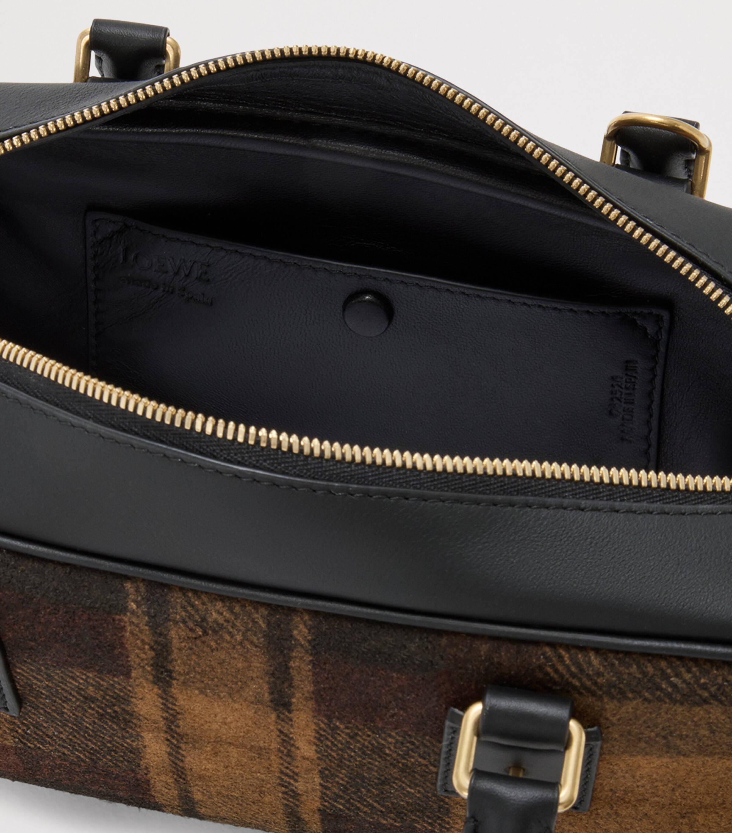 Leather Amazona 23 Top-Handle Bag TAN BLACK Image 8