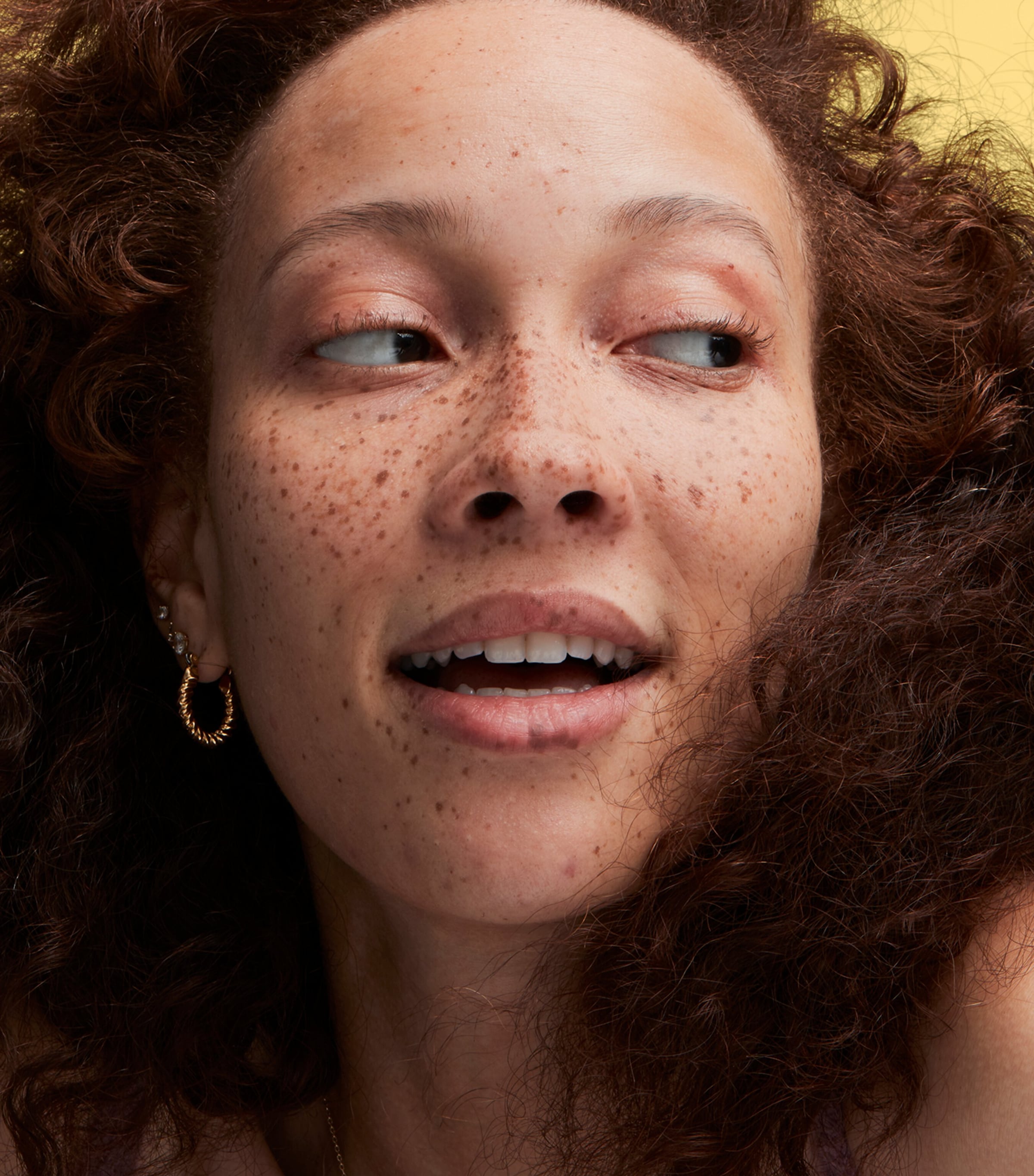 Studio Radiance Face and Body Foundation C4 Image 3