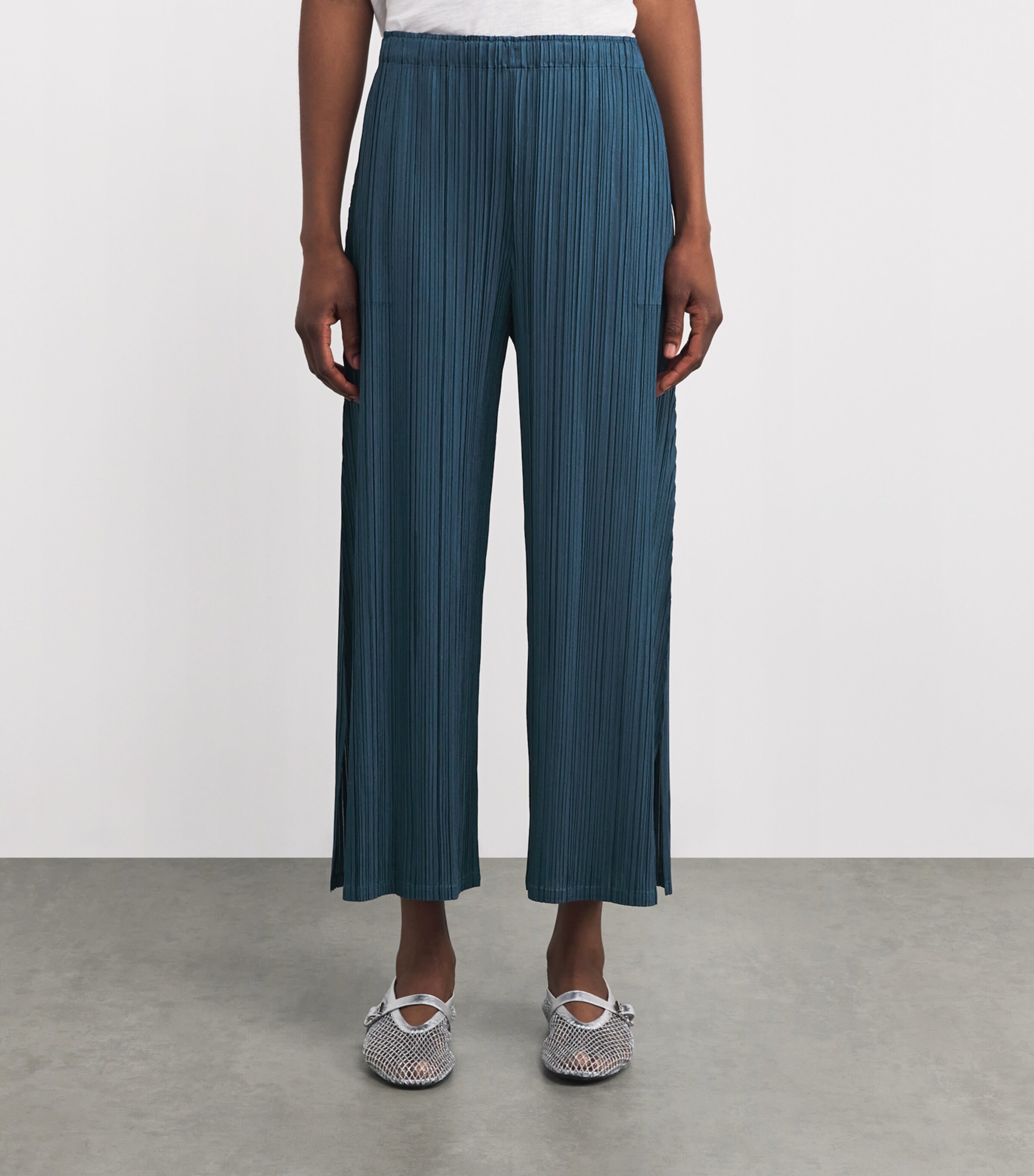 Mellow Pleats Trousers NAVY Image 3