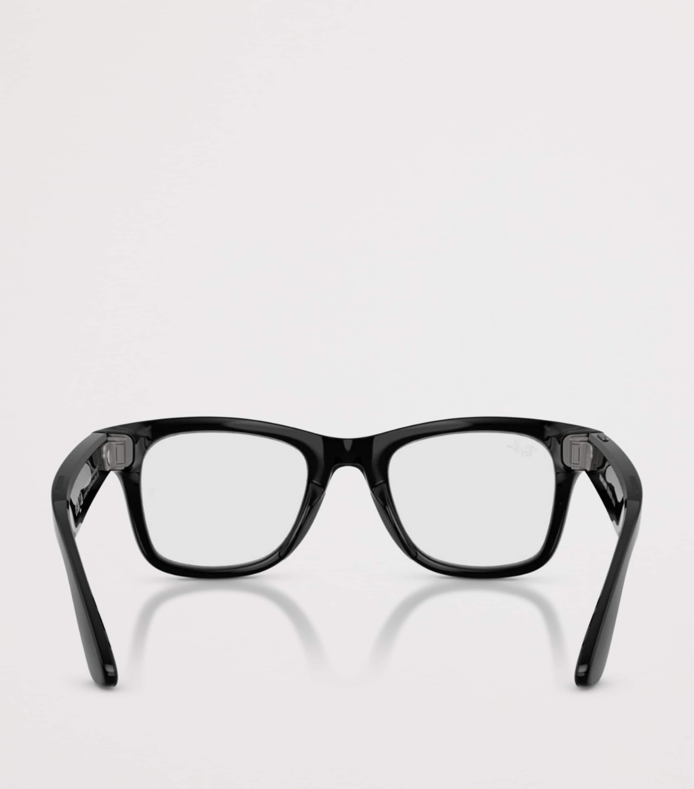Ray-Ban Meta Wayfarer AI Sunglasses Image 3