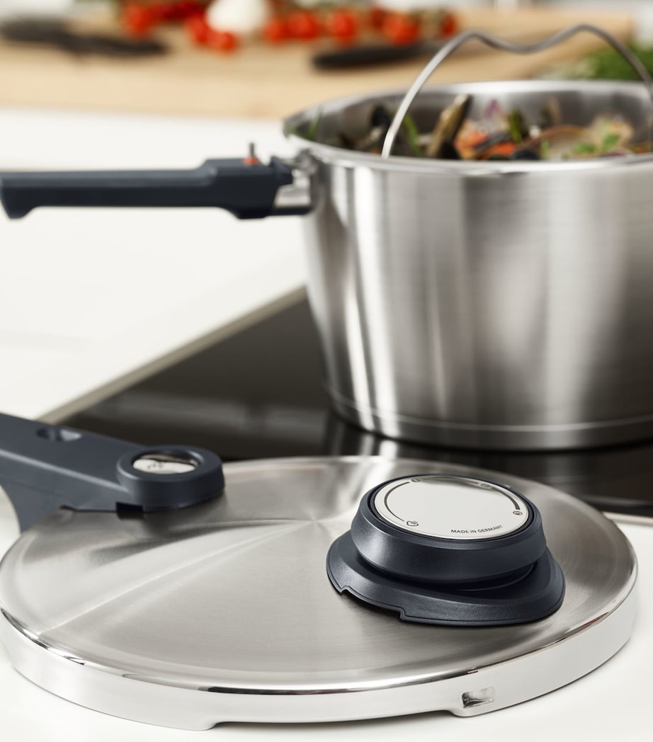 Vitavit Premium Pressure Cooker with Insert (22cm) STAINLESS STEEL Image 3