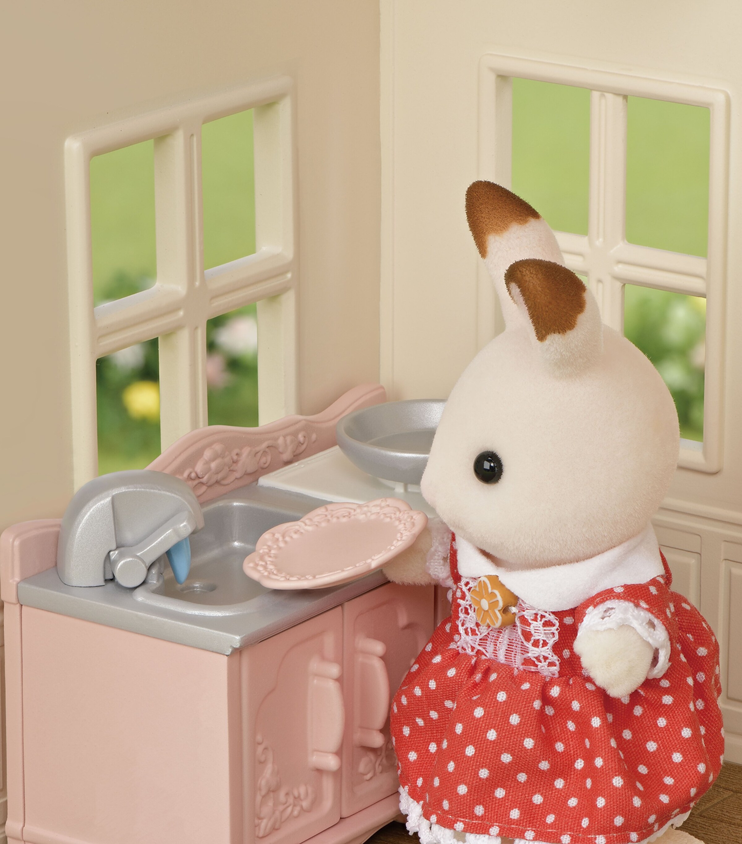 Sylvanian Families Red Roof Cosy Cottage Image 5
