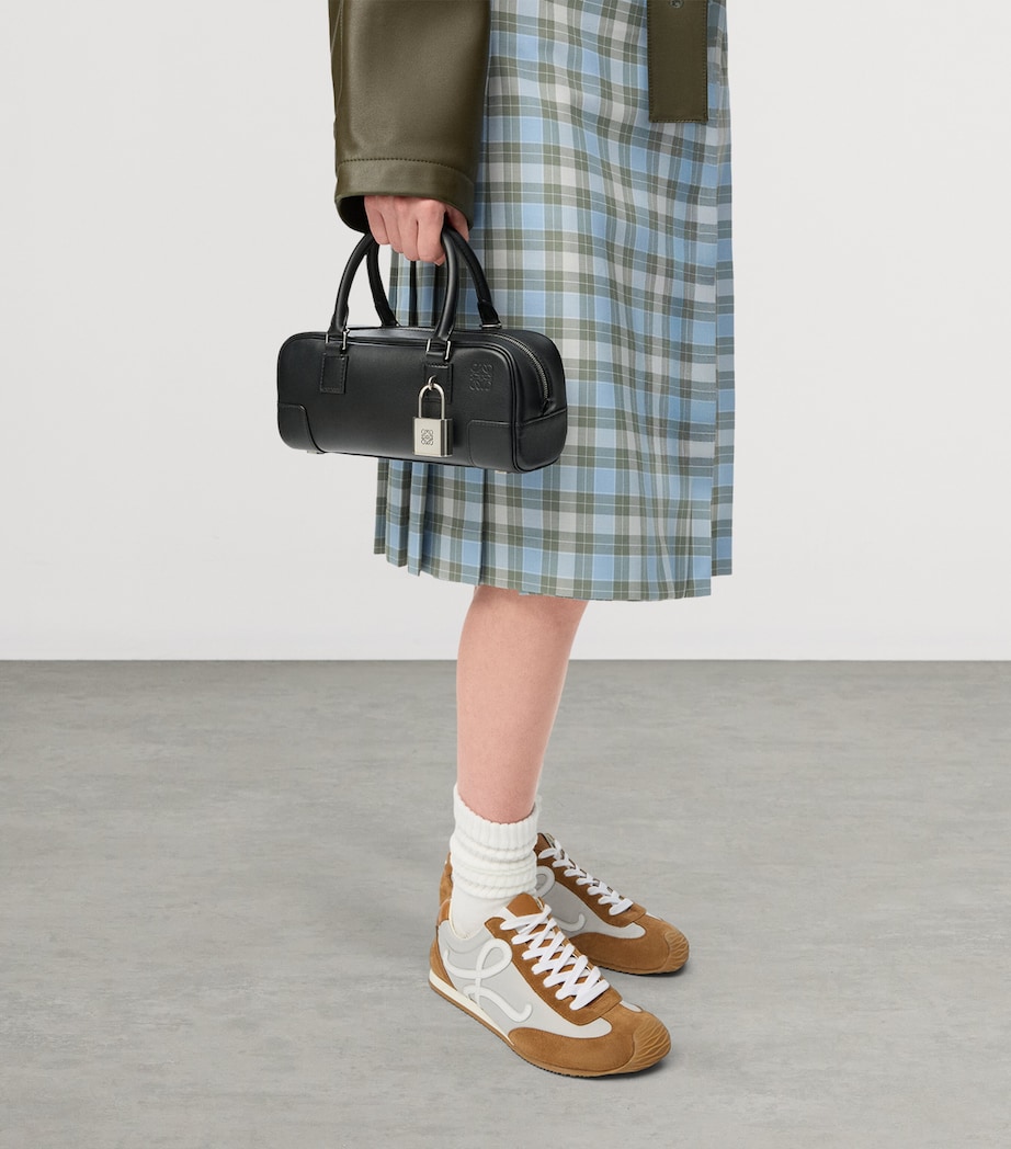 Leather Amazona 23 Top-Handle Bag BLACK Image 10