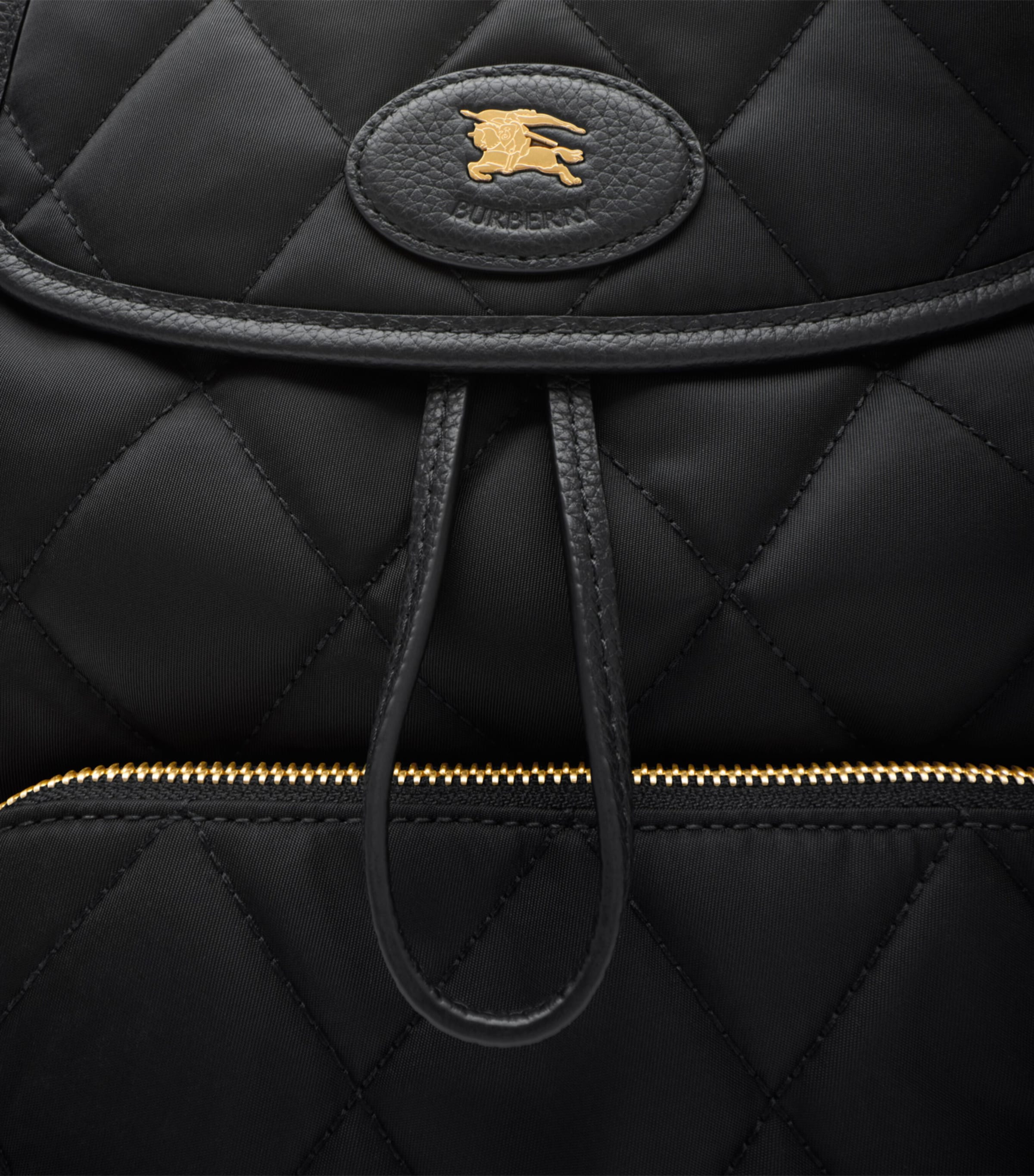 Quilted Horseshoe Backpack BLACK Image 5