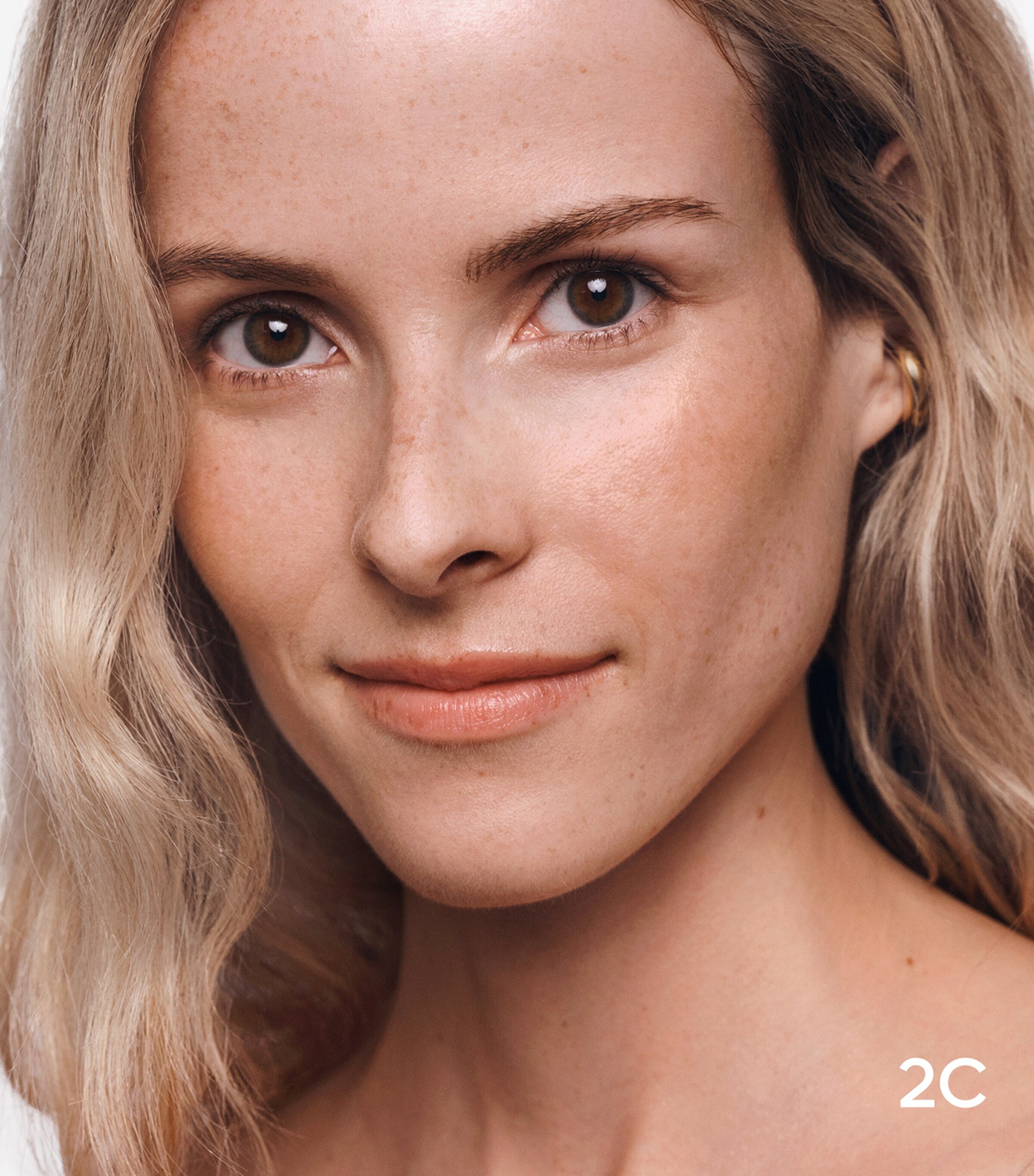 Terracotta Le Teint Glow Foundation 2C Image 5