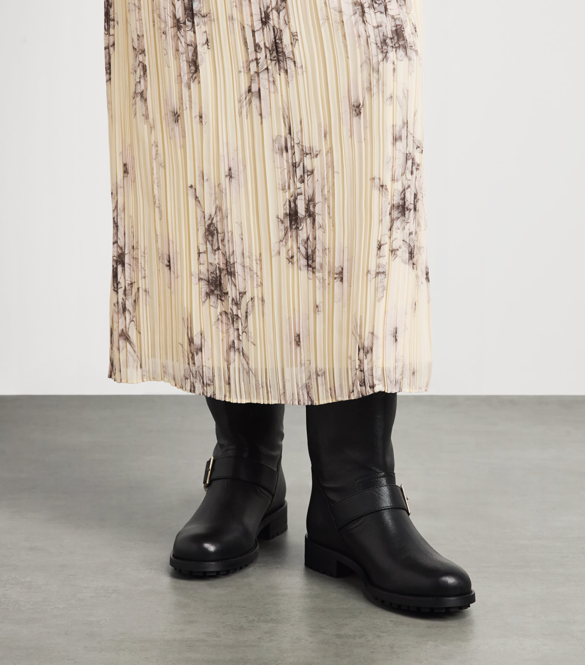 Cinq A Sept Womens Delaine Pleated Midi Skirt Gardenia/black Image 3