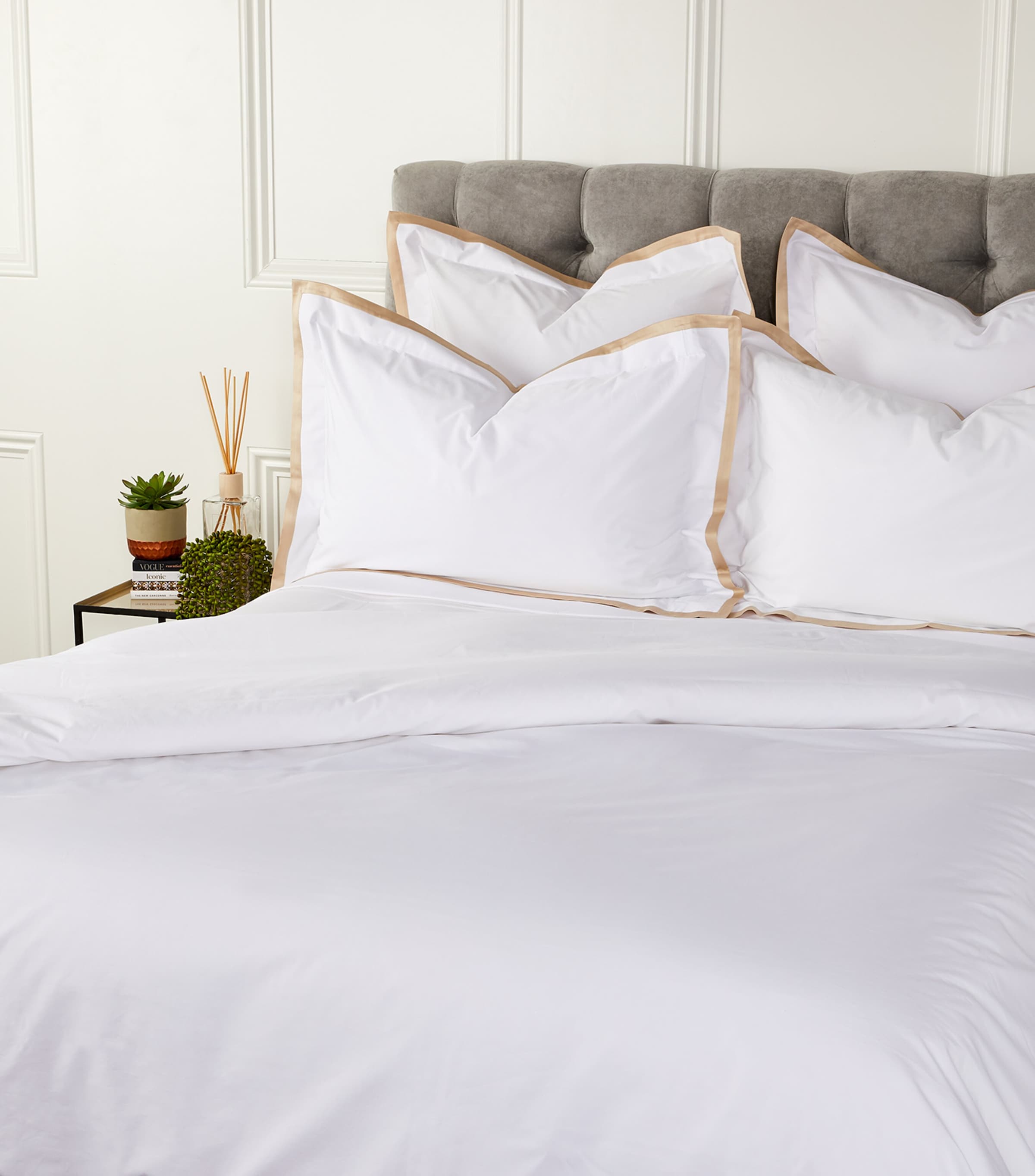 Celso De Lemos Hella Oxford Pillowcase (50cm x 75cm) | Bedding | Bed Linens & Sets | Pillow Cases | Designers | Celso De Lemos Celso De Lemos Hella Oxford Pillowcase (50cm x 75cm) | Bedding | Bed Linens & Sets | Pillow Cases | Designers | Celso De Lemos