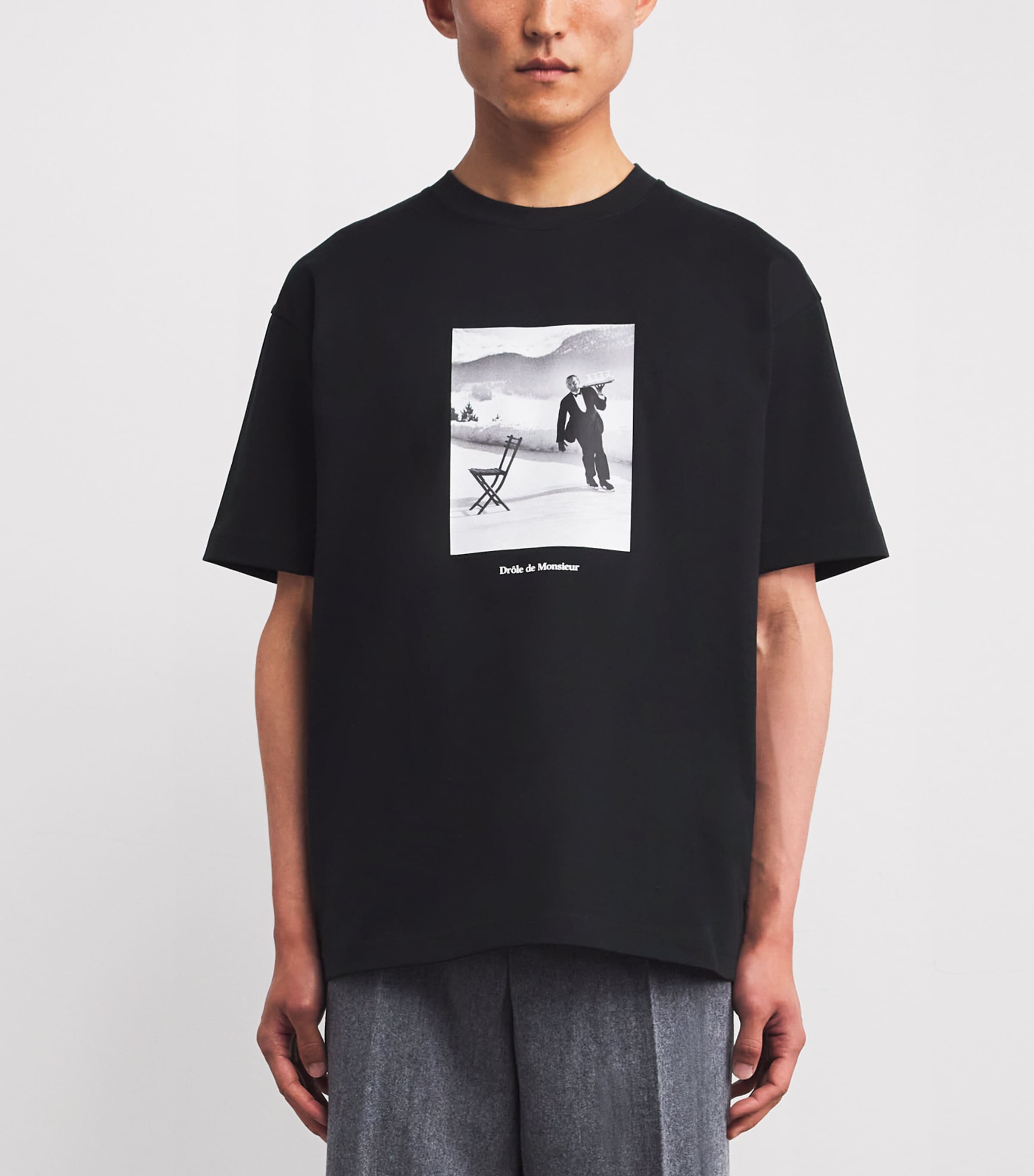 Cotton Waiter on Skates T-Shirt BL / BLACK Image 3