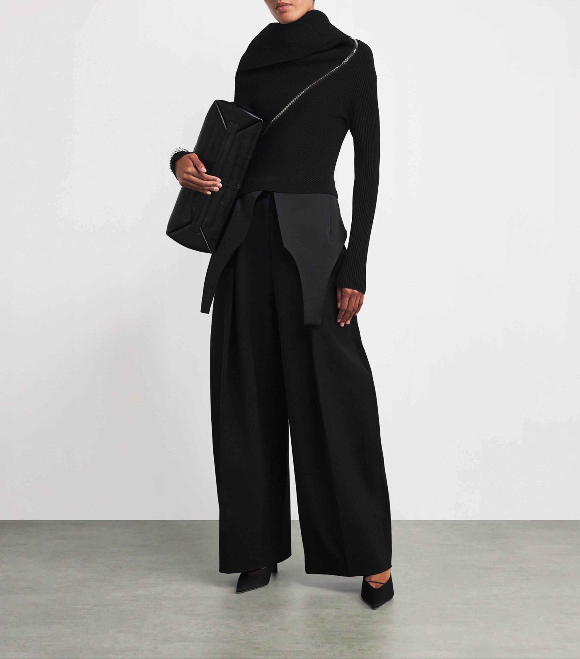 JEAN PAUL GAULTIER 黒 カットソー 長袖 モックネック Jean Paul Gaultier Center Front Lace Long Sleeve Top in Black | FWRD