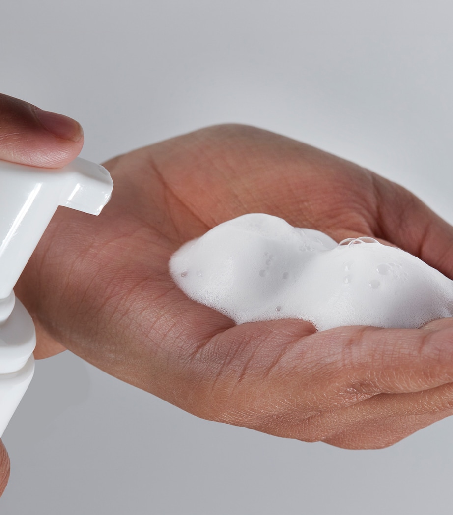 Micellar Mousse (150ml) NO COLOUR Image 3