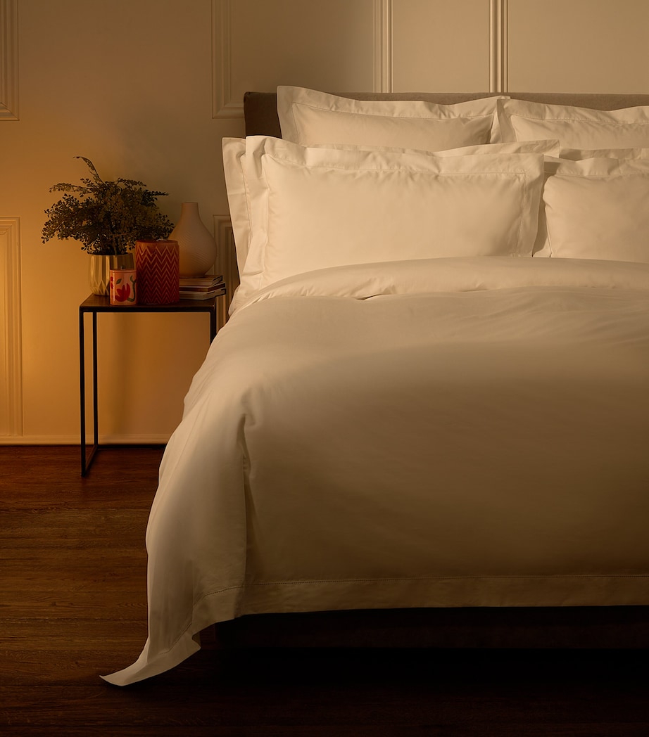 Cadogan King Flat Sheet (275cm x 275cm) WHITE Image 2