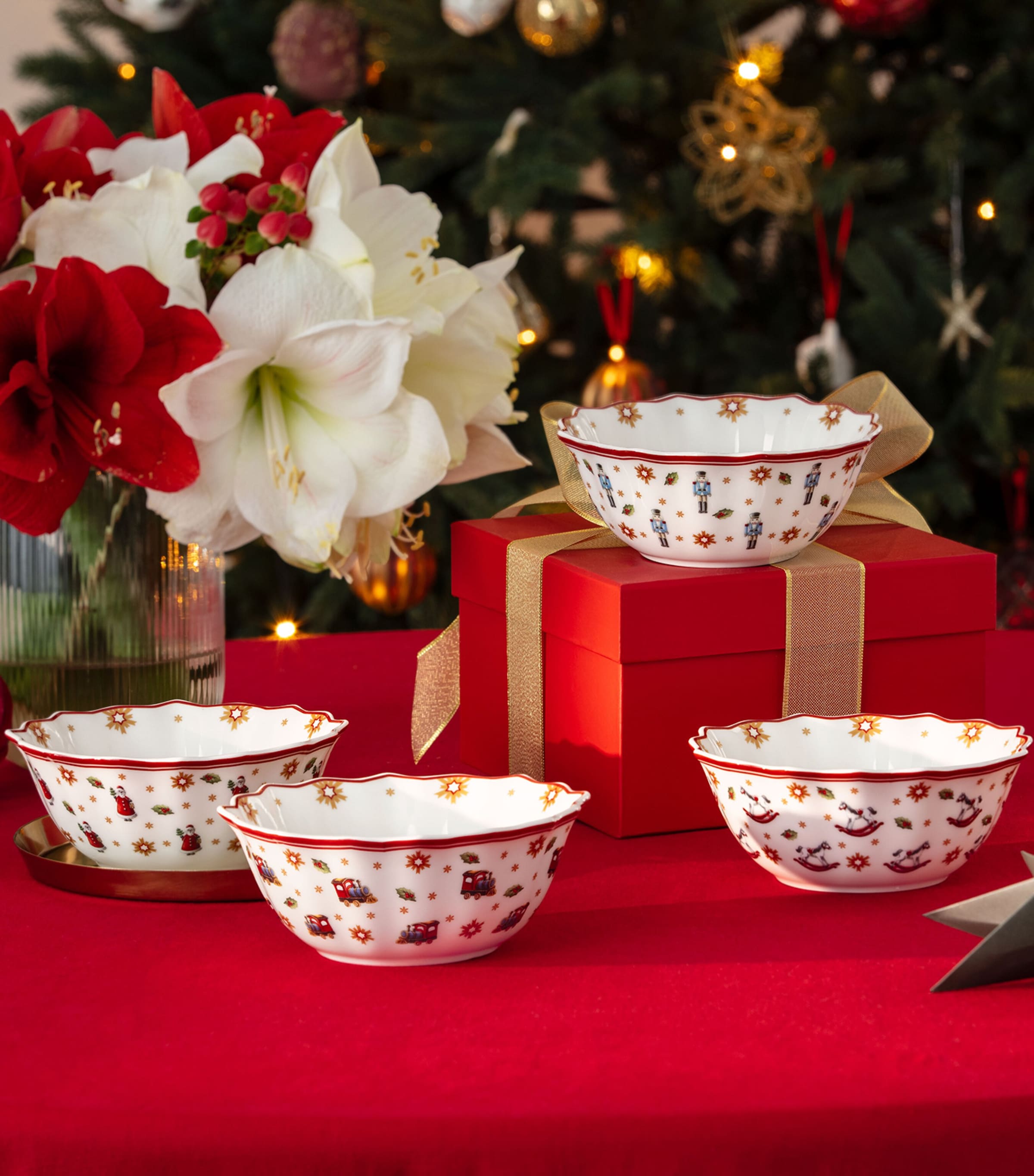 Porcelain Toy's Delight Anniversary Bowls (Set of 4) MULTI Image 4