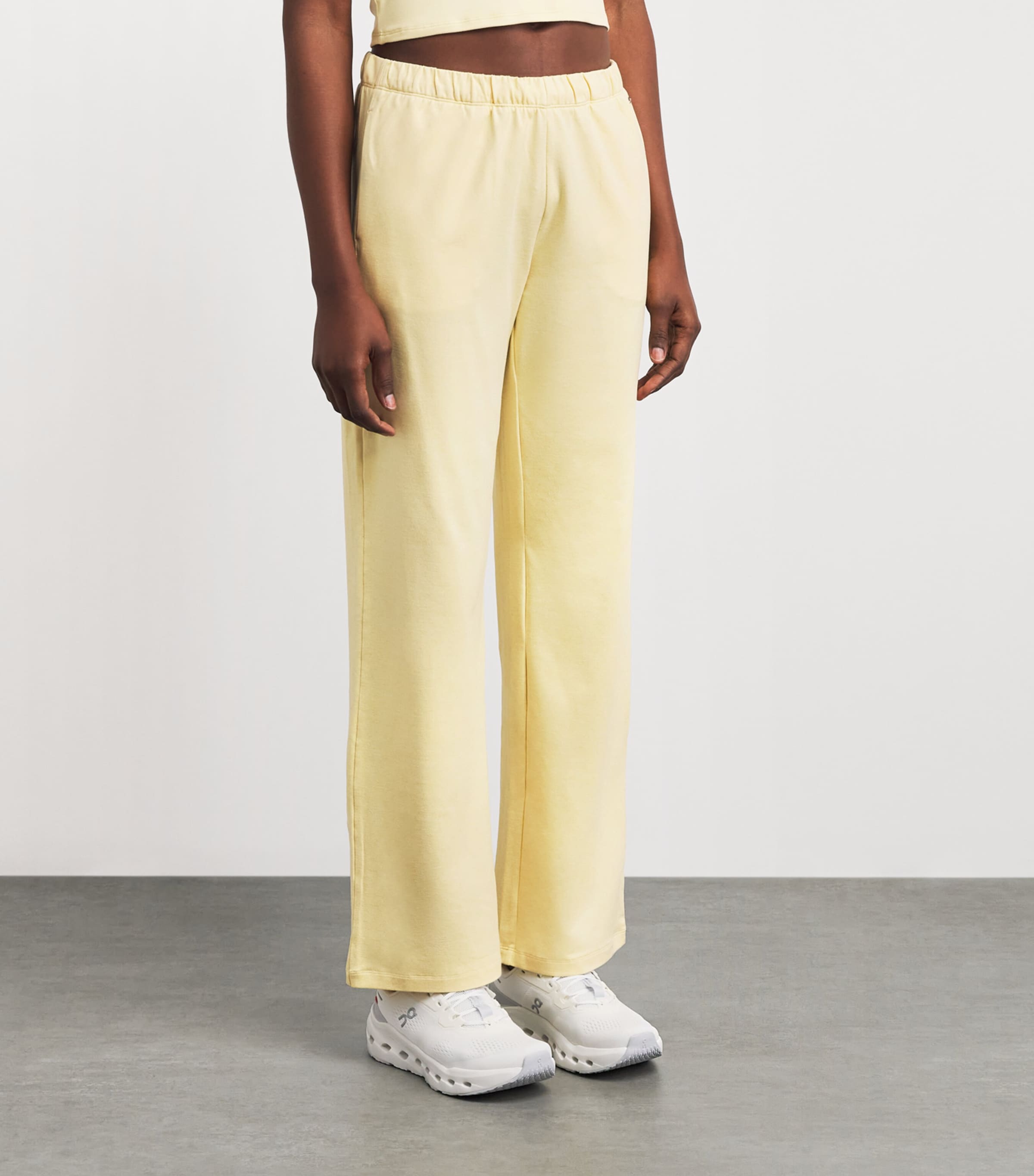 VUORI Womens Halo Modern Straight Sweatpants Lemon Snap Heather Image 4