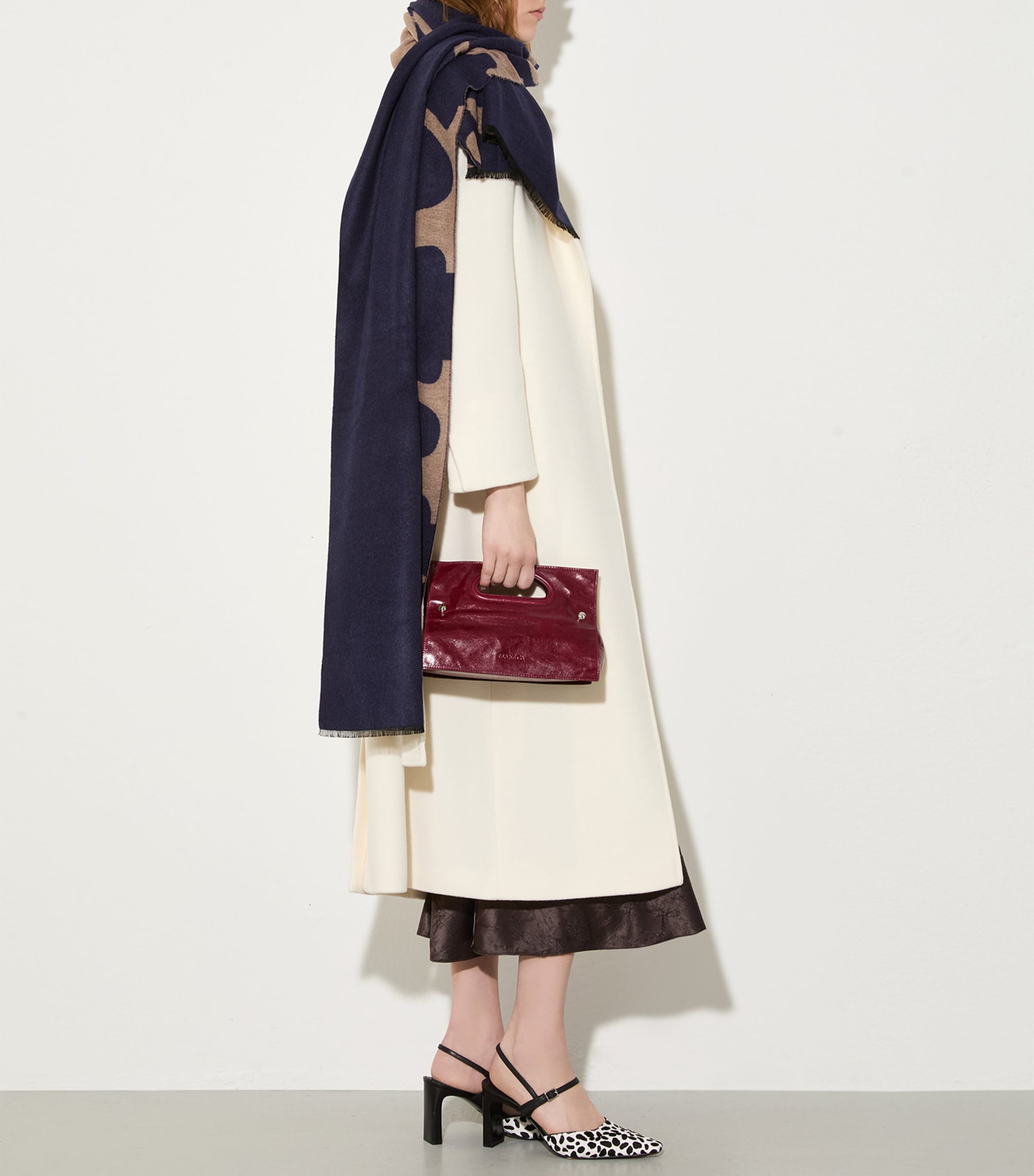 Logo Scarf NAVY Image 2