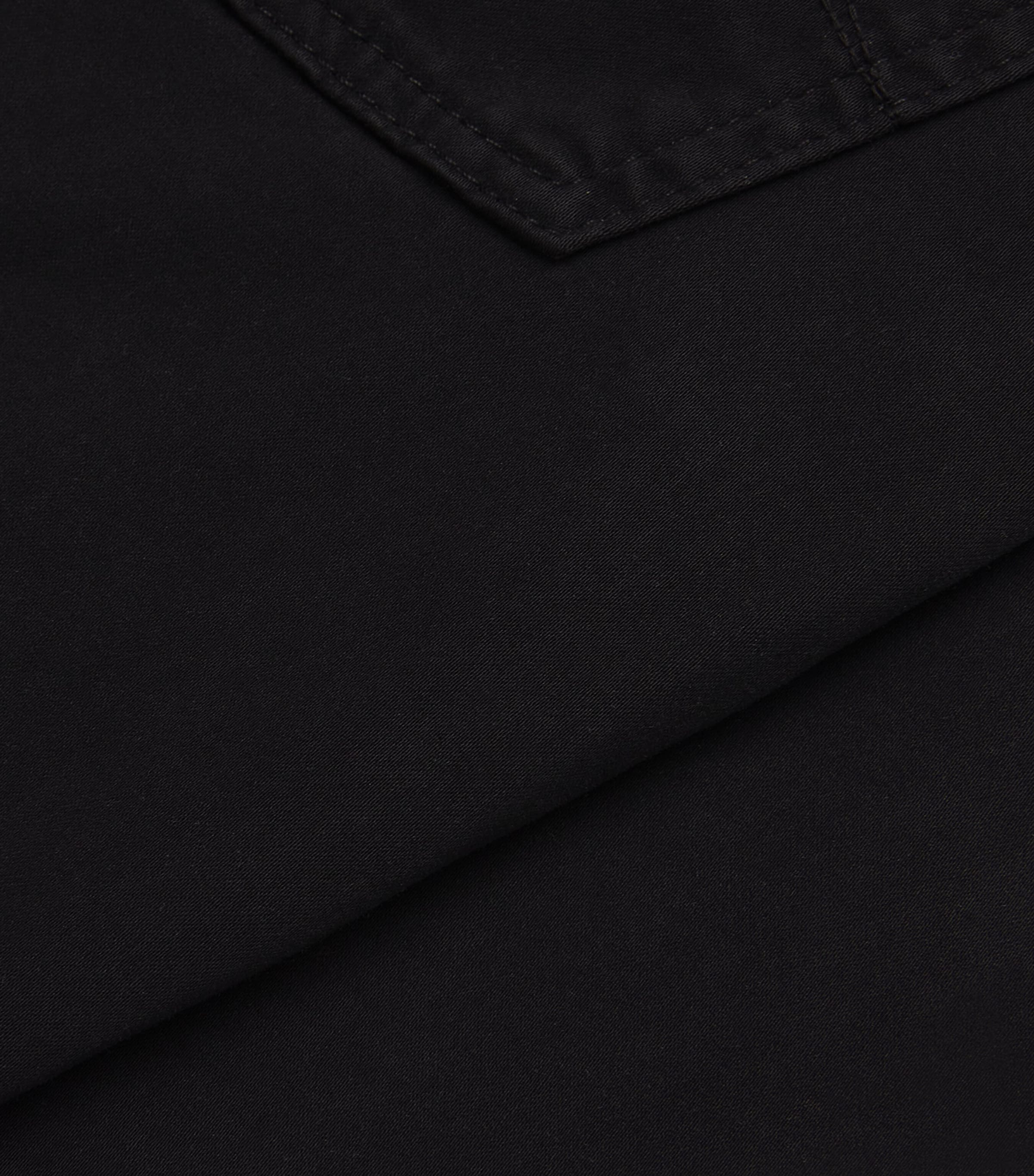 Slimmy Tapered Luxe Performance Plus Jeans BLACK Image 5