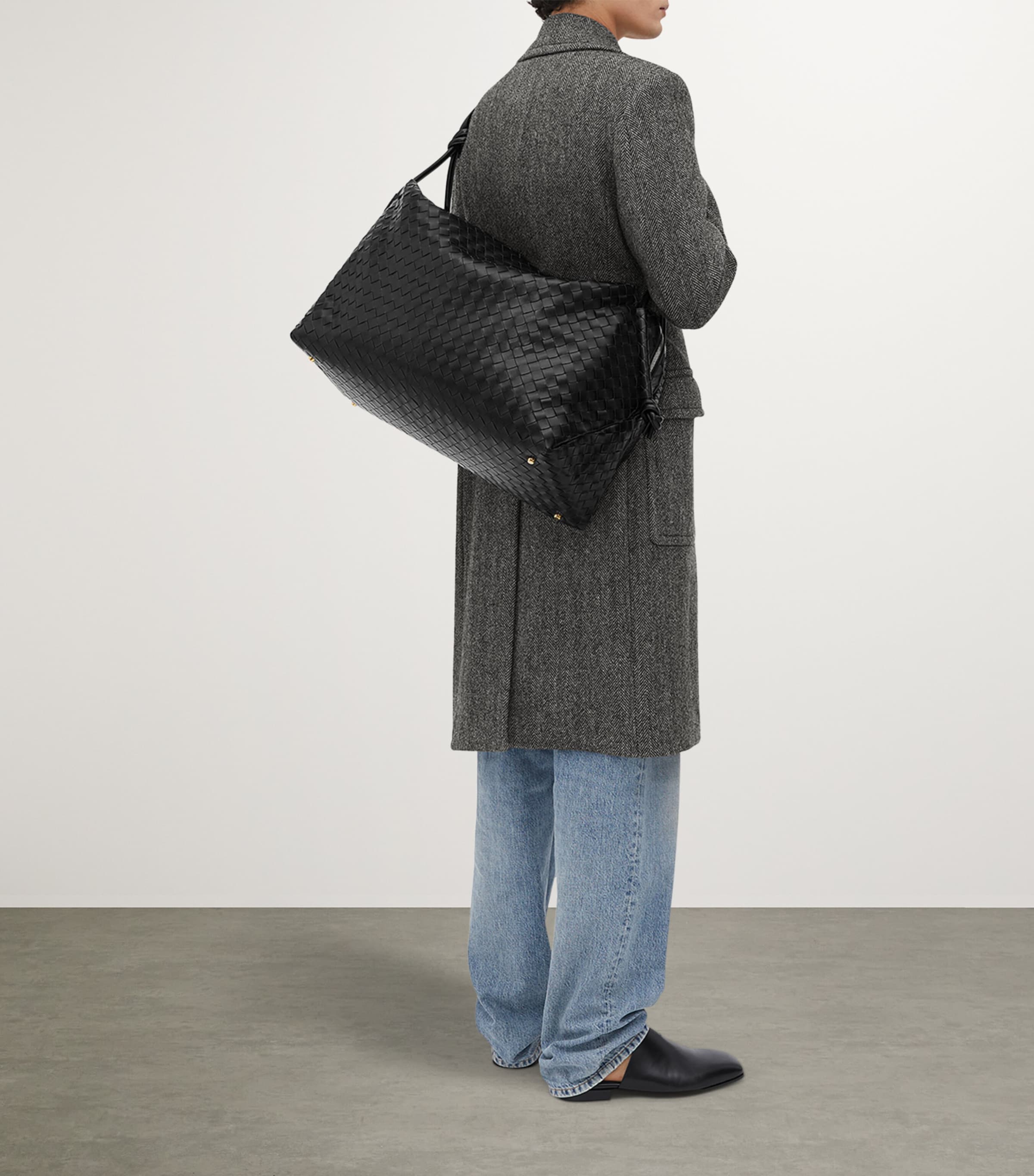 【関税&送料込】Bottega Veneta Large Drop Bottega Veneta Large Leather Loop Weekender Bag | Harrods HK