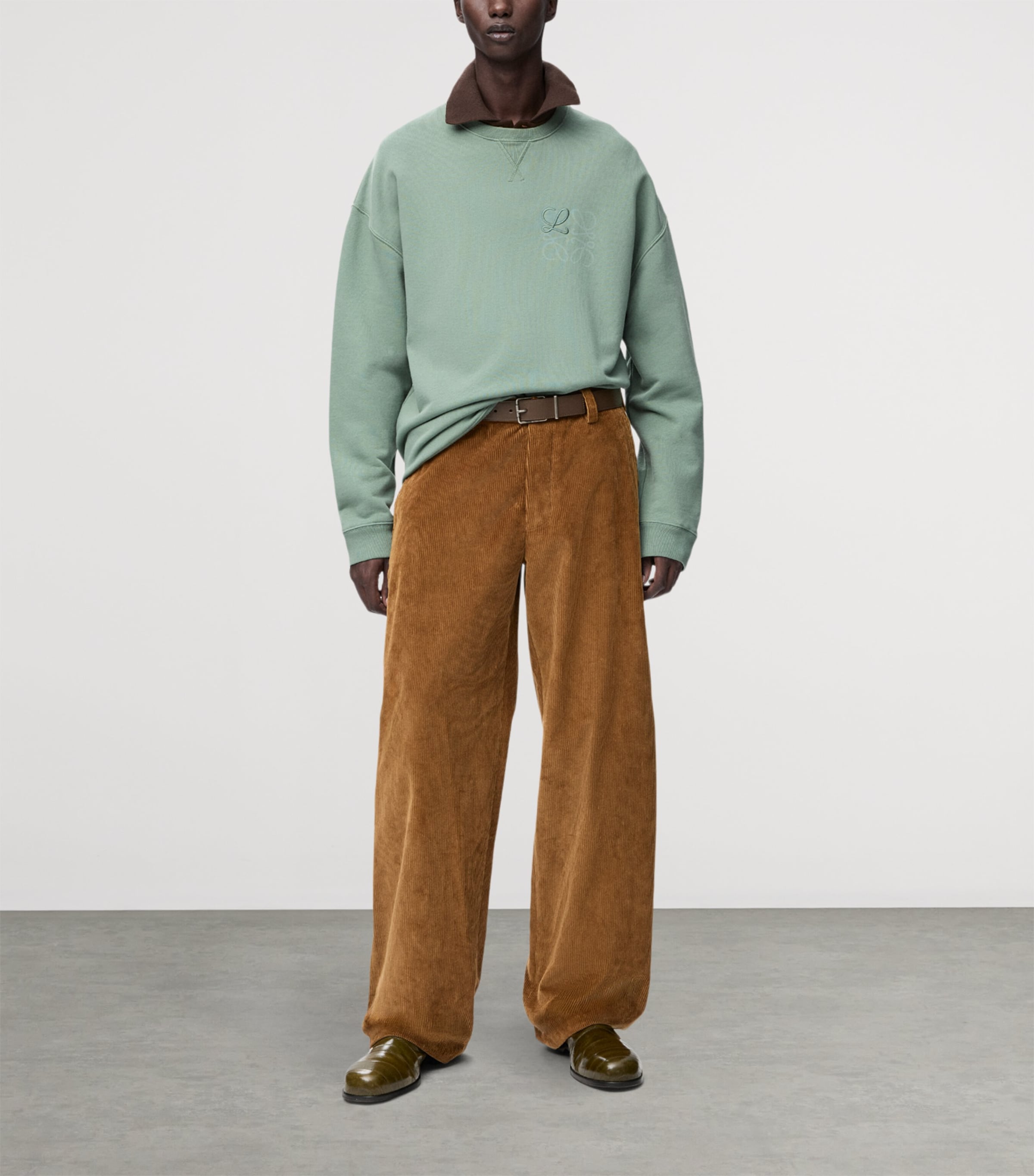 LOEWE Mens Cotton-Blend Anagram Sweatshirt Sage Image 2