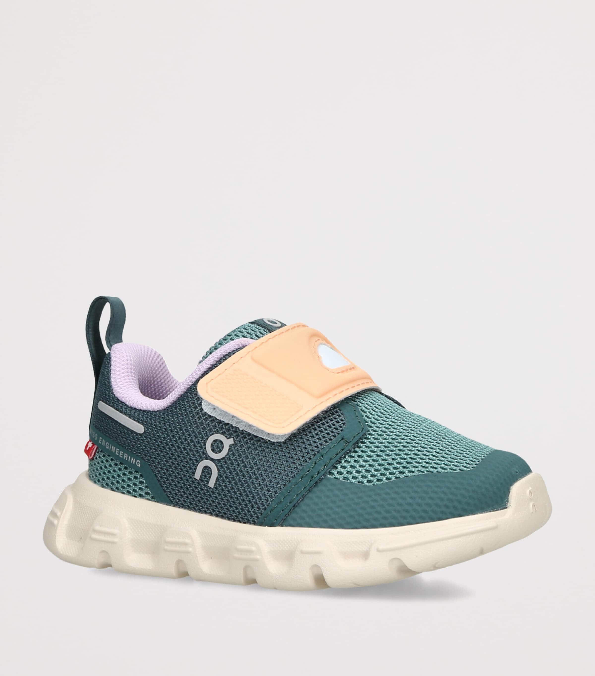 ON Running Cloud Dash Trainers Green Comb Image 2