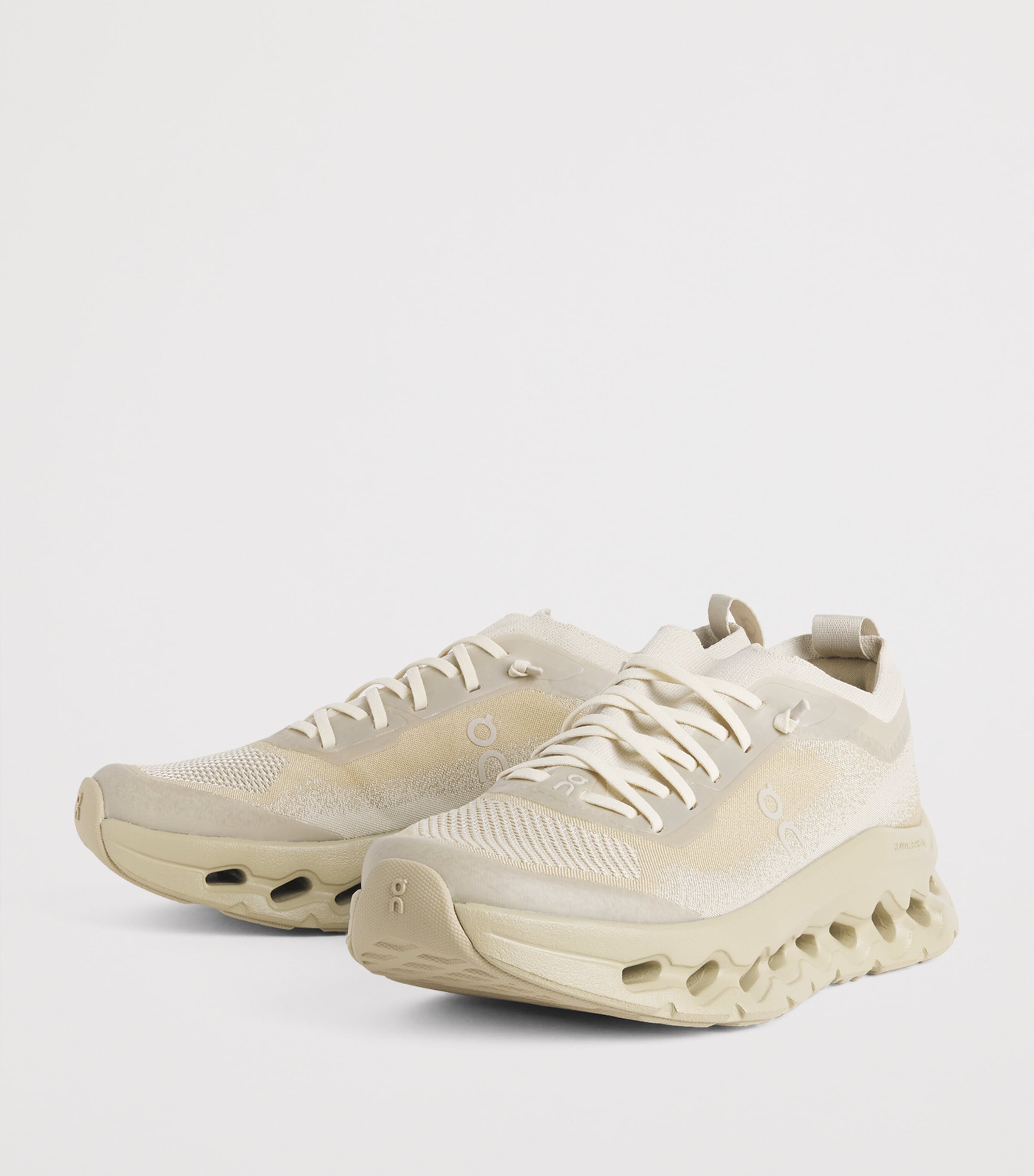 On Womens Cloudtilt Moon Sneakers Winter/kasha Image 3