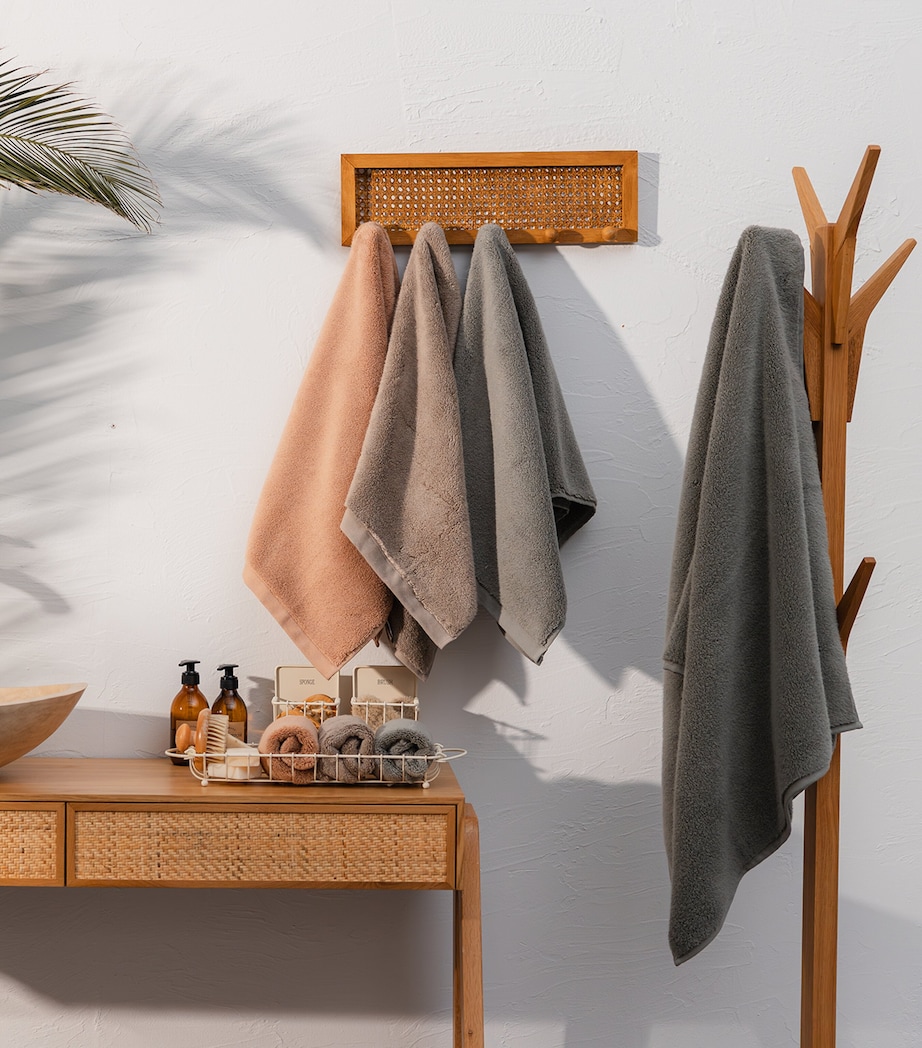 Olympia Hand Towel (50cm x 100cm) DARK FROST Image 2