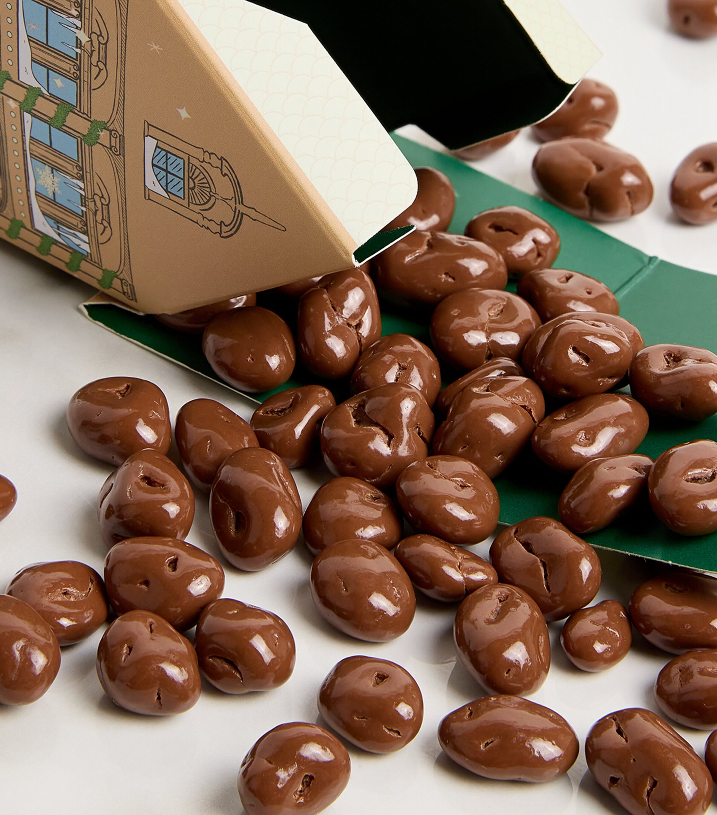 Christmas House Filled with Milk Chocolate-Coated Raisins (90g) NO COLOUR Image 3