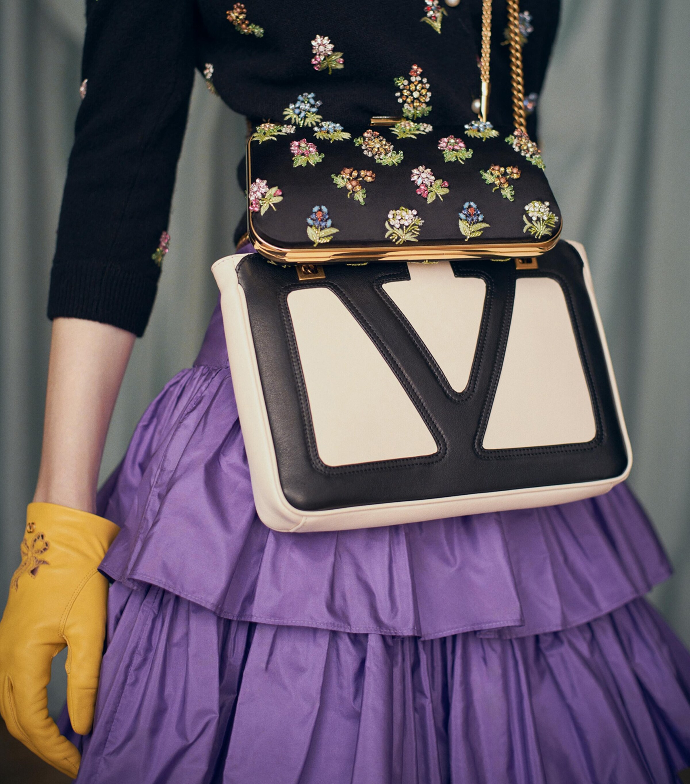 Medium Lambskin Viva Superstar Tote Bag R4V Image 7