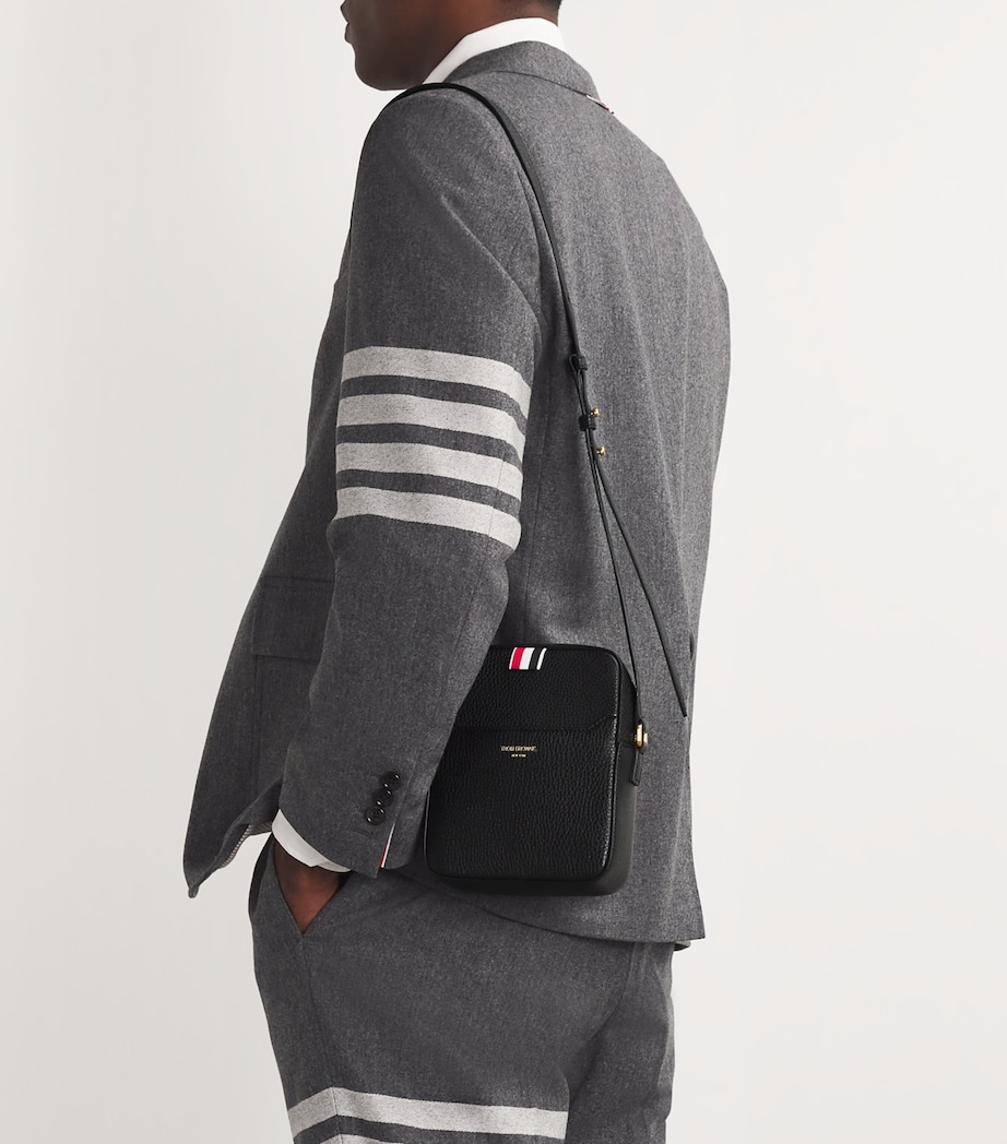 Vertical Camera Bag BLACK Image 2