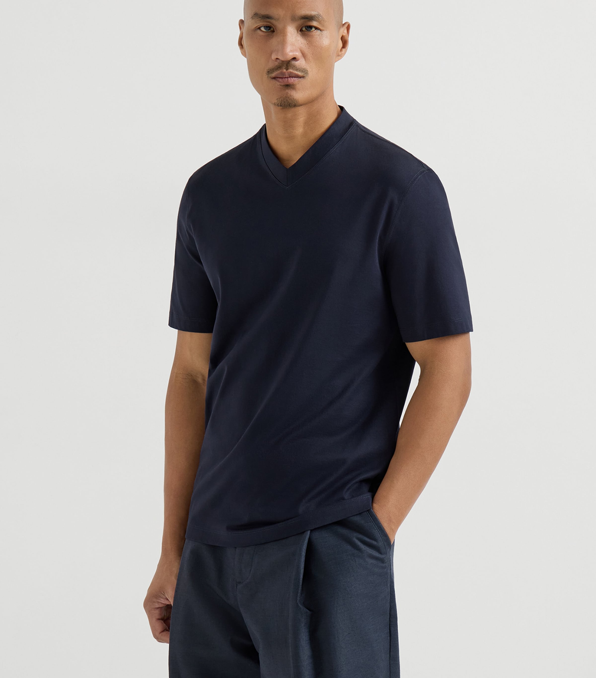 Brunello Cucinelli Mens Cotton Jersey V-Neck T-Shirt Image 3