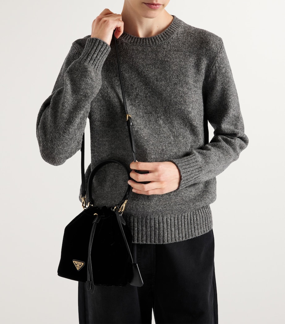 Velvet Drawstring Top-Handle Bag F0002 Image 2