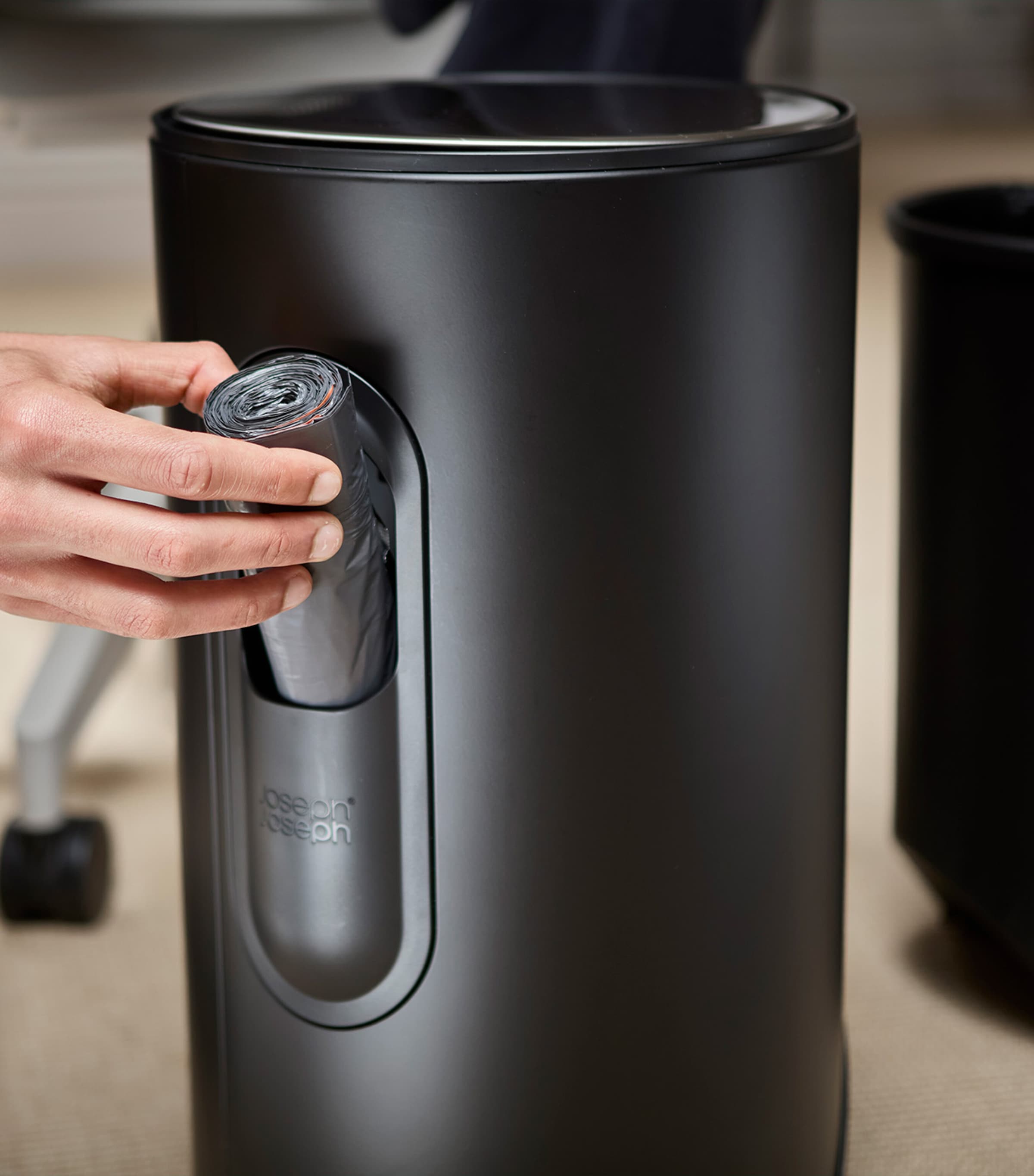 Small Easy-Push Arc Pedal Bin (10L) BLACK Image 4