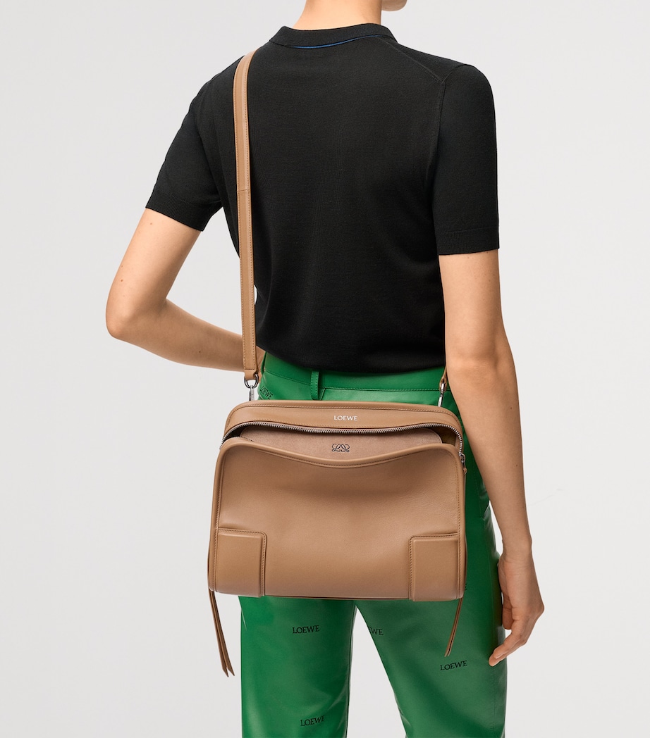 LOEWE Womens Medium Leather Amazona 180 Top-Handle Bag Mocha Image 12
