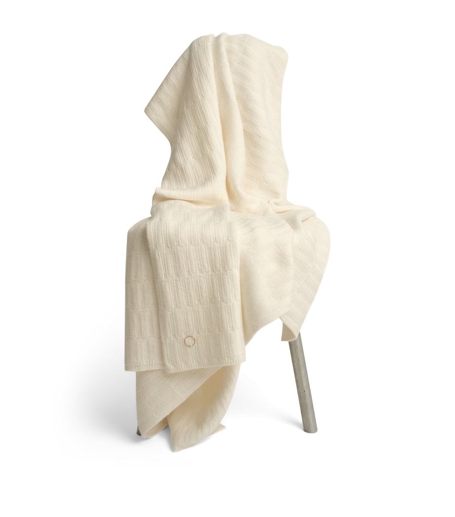 x John Pawson Cashmere Lake Throw (180cm x 120cm) IVORY Image 2