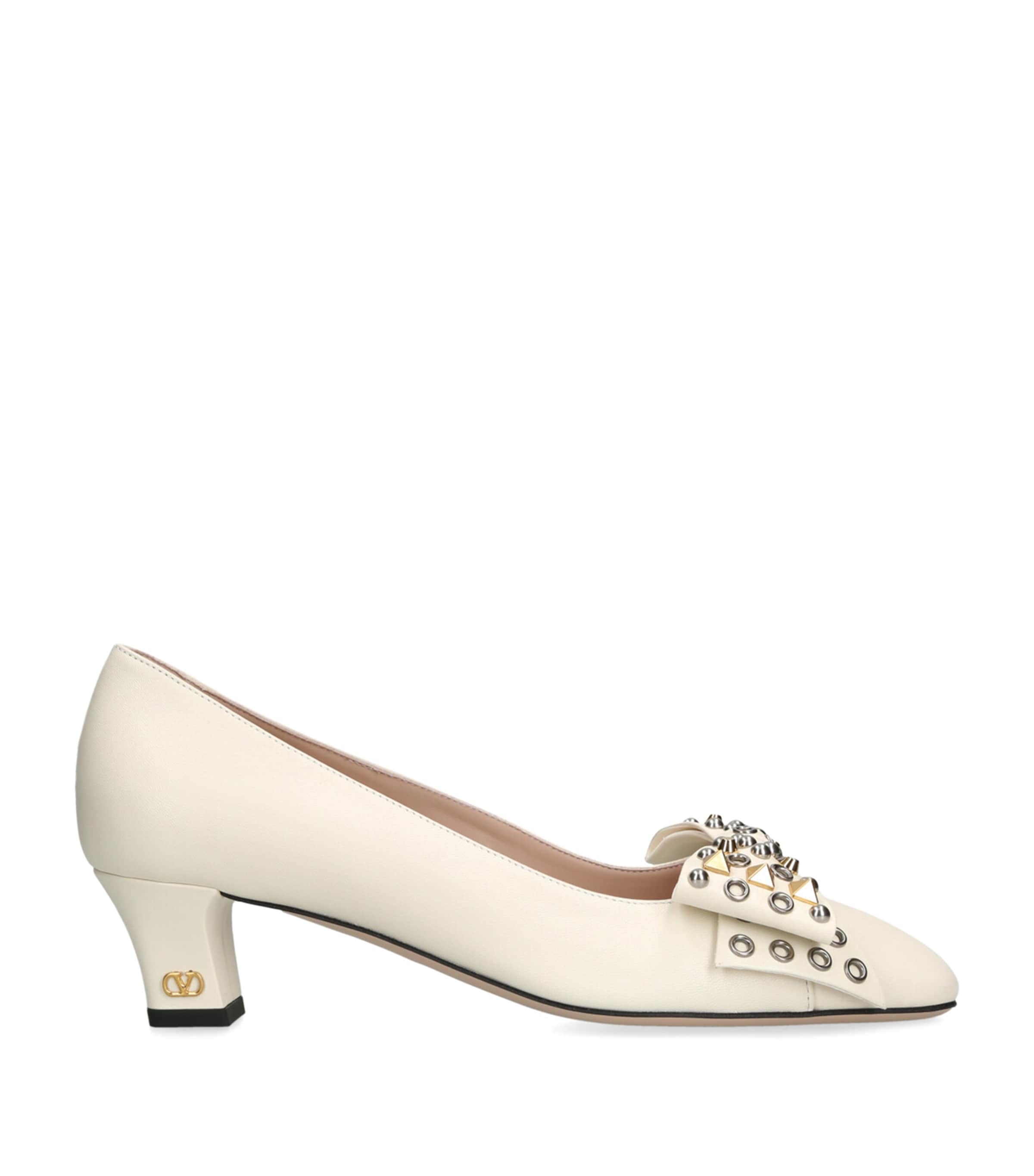 Valentino Garavani Bowow Pump In Kidskin With Studs 45mm Woman Ivory 41 In Neutral
