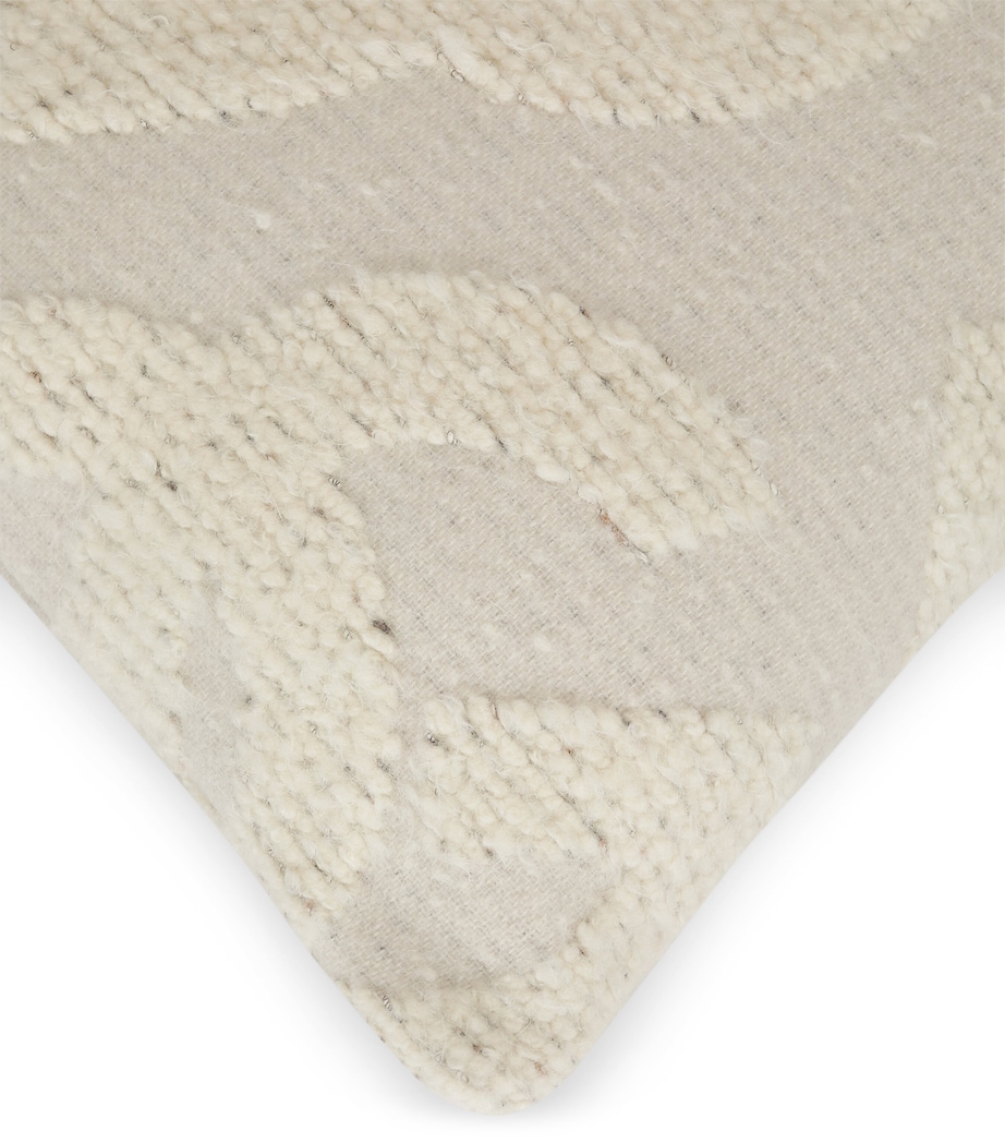 Bouclé DG Logo Cushion (50cm x 50cm) U0060-GRIGIO CHIARO Image 3