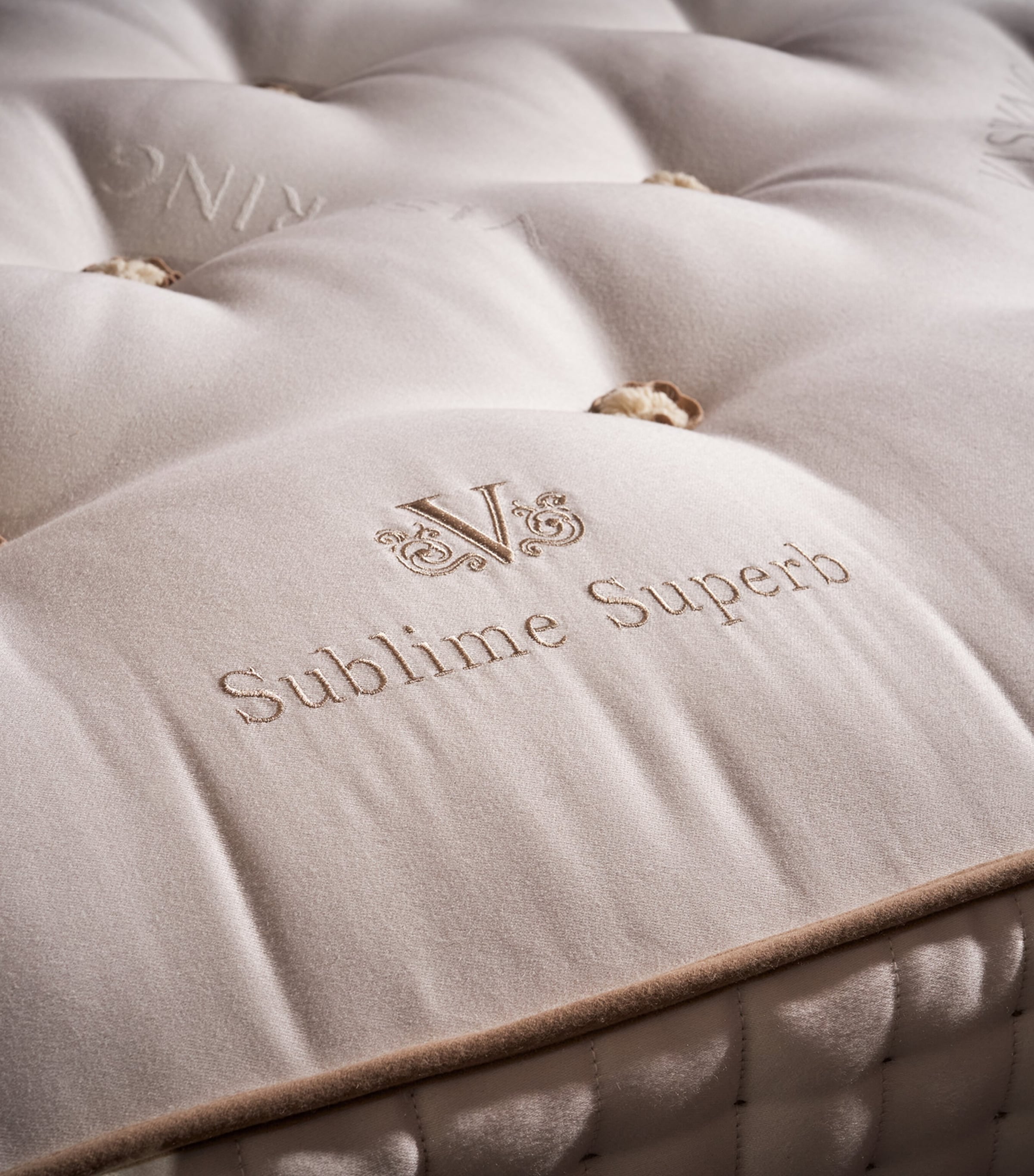 Medium Sublime Superb Mattress (150cm x 200cm) WHITE Image 3