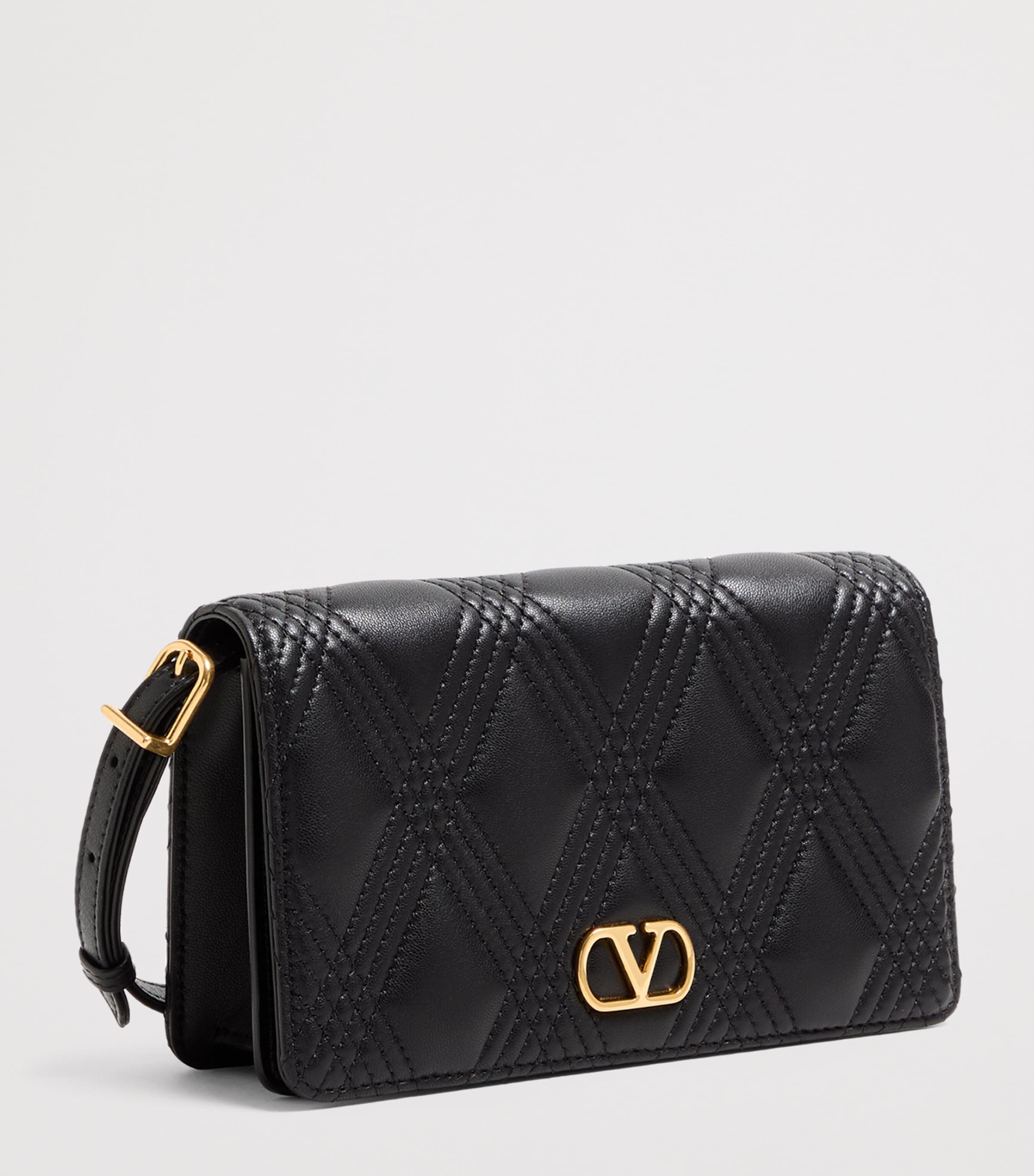 【関税＆送料込み】Valentino Garavani Quiltie 67 Leather Sh Valentino Garavani Quiltie 67 Medium Shoulder Bag In Quilted