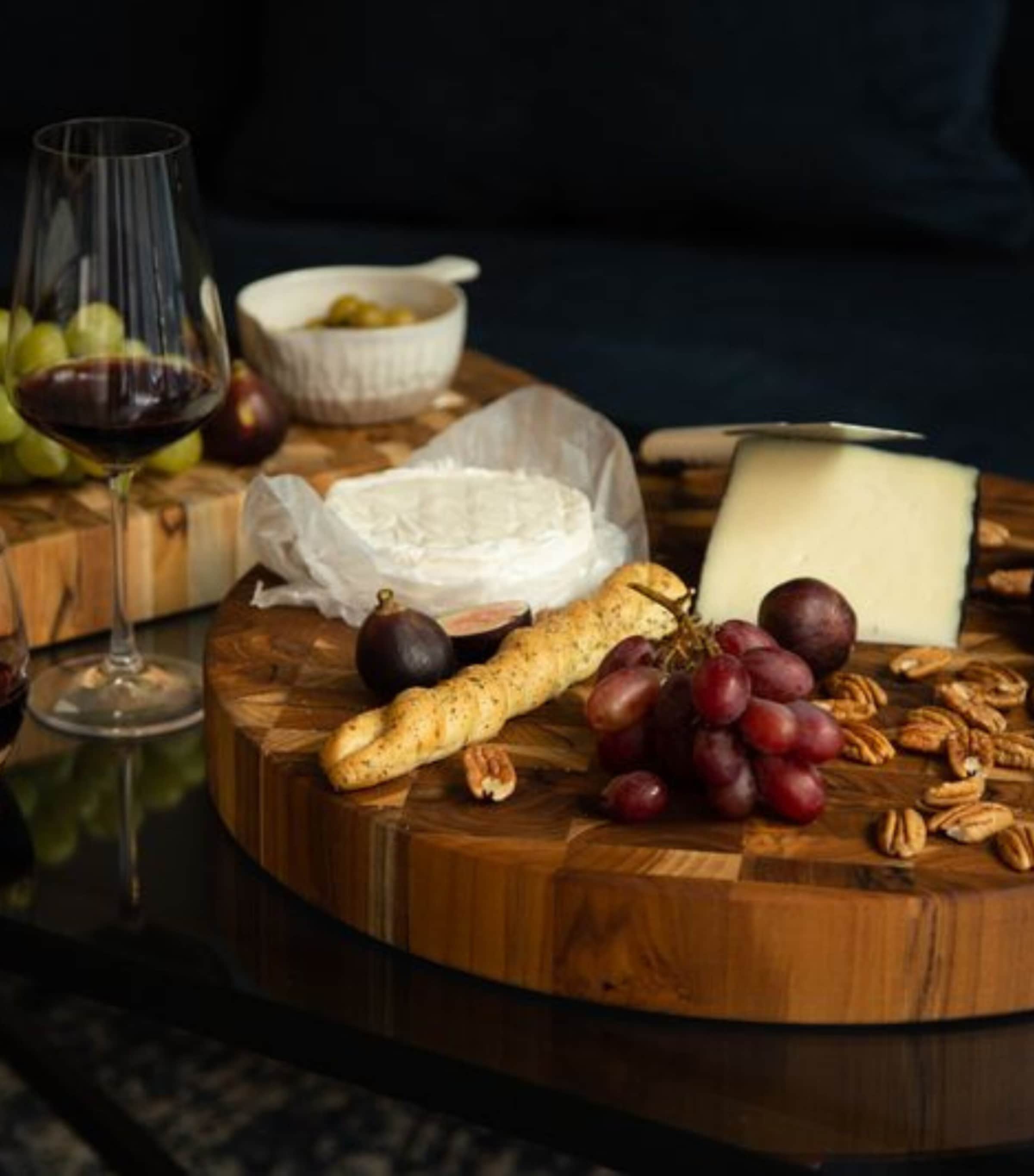 TeakHaus Round Serving and Cutting Board (46cm) Wood Image 2
