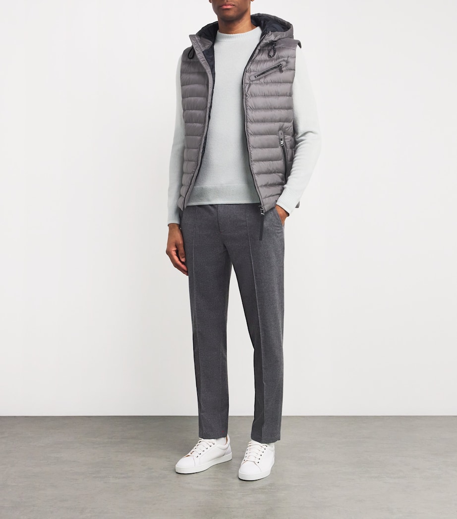 Down-Filled Lonne Gilet 950 - GRAVITY GREY Image 2