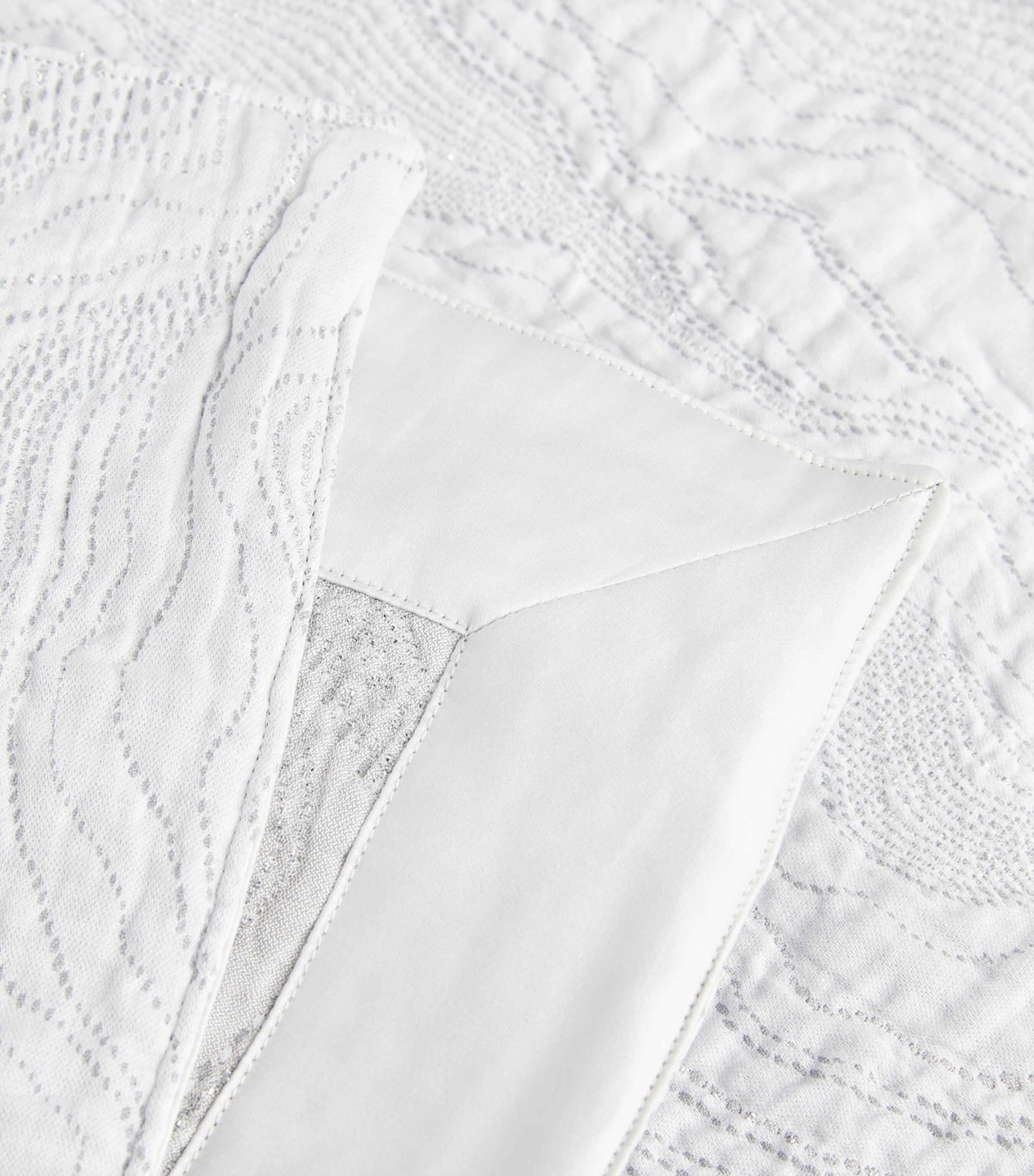 Perle Super King Bedspread (245cm x 255cm) SILVER Image 3