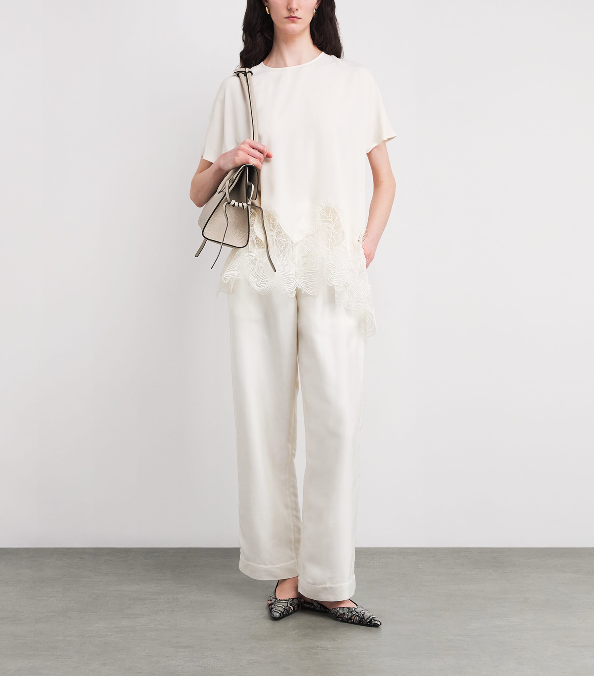 Lace-Trim T-Shirt 0145 BURRO Image 2